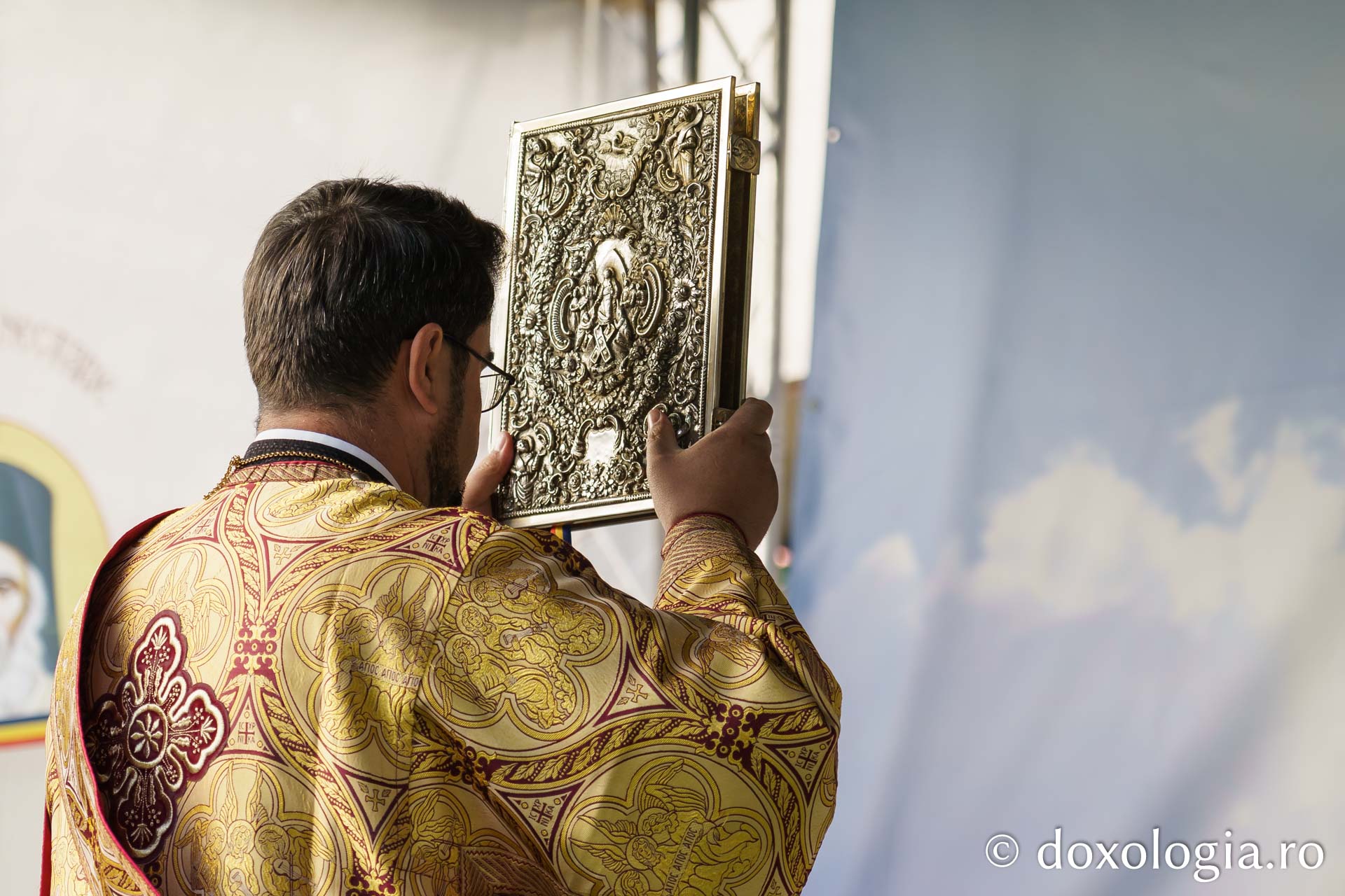 Resfințirea bisericii „Sfântul Mare Mucenic Pantelimon” din Iași, un prilej de mare bucurie pentru credincioși