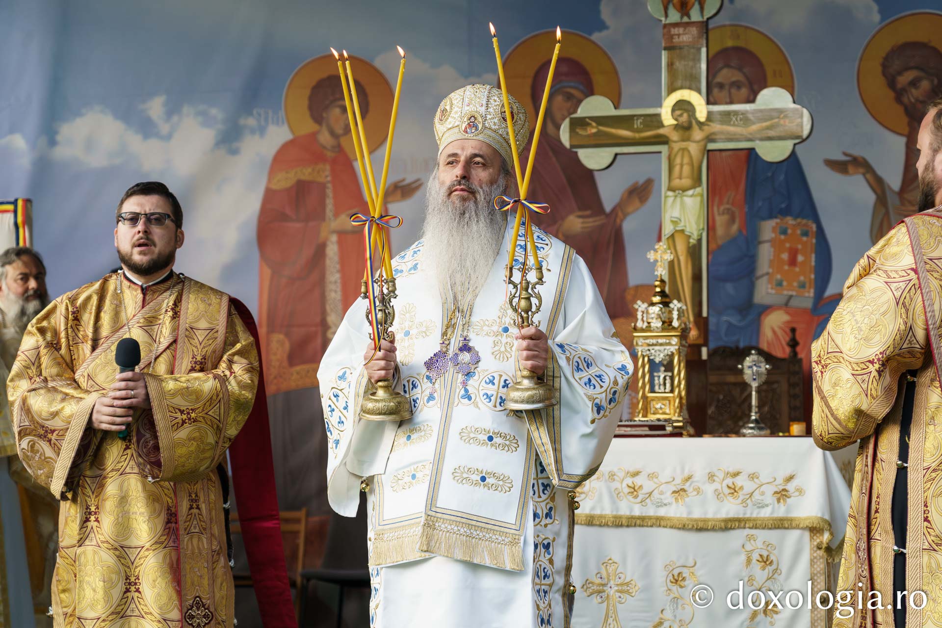 Resfințirea bisericii „Sfântul Mare Mucenic Pantelimon” din Iași, un prilej de mare bucurie pentru credincioși