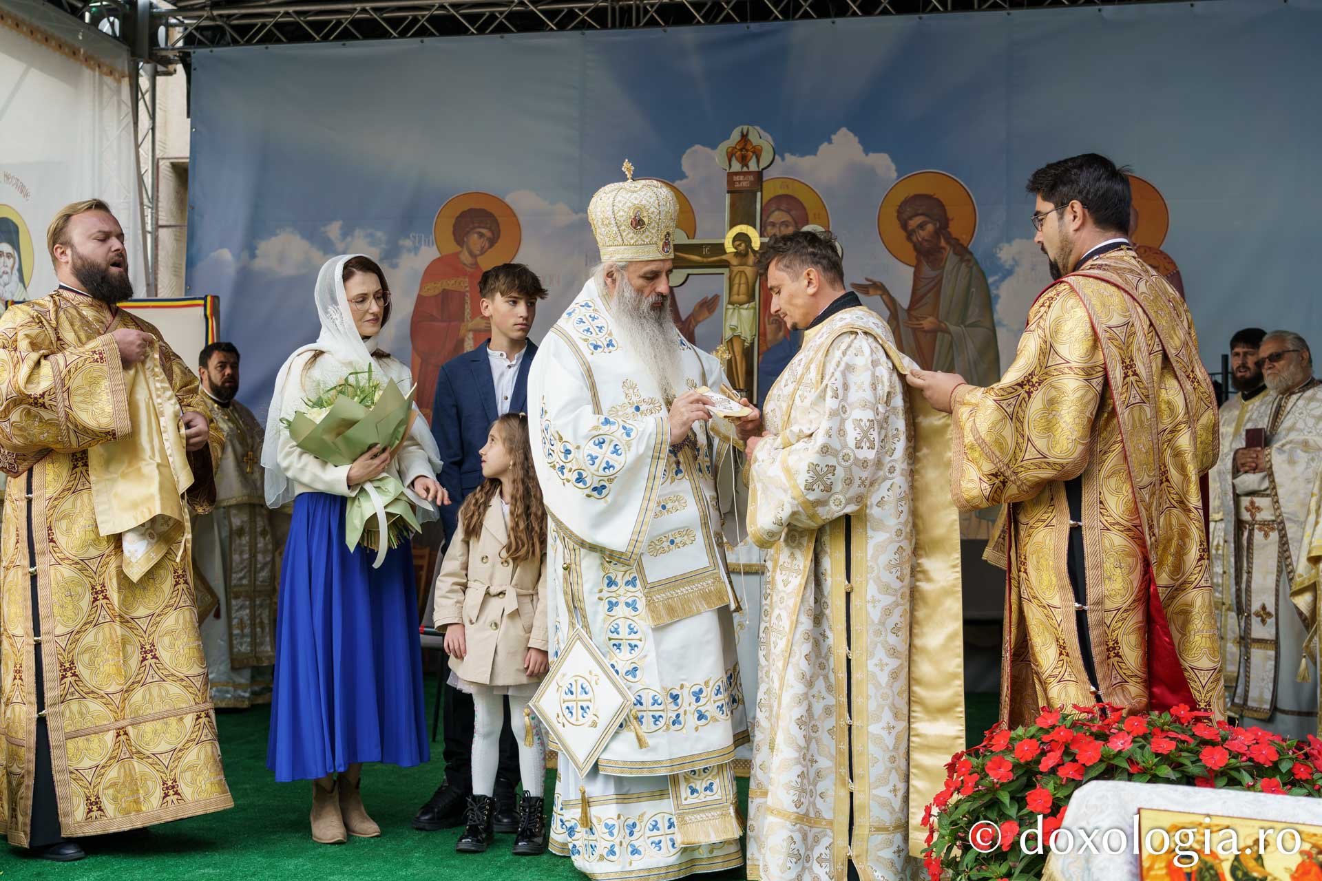 Resfințirea bisericii „Sfântul Mare Mucenic Pantelimon” din Iași, un prilej de mare bucurie pentru credincioși