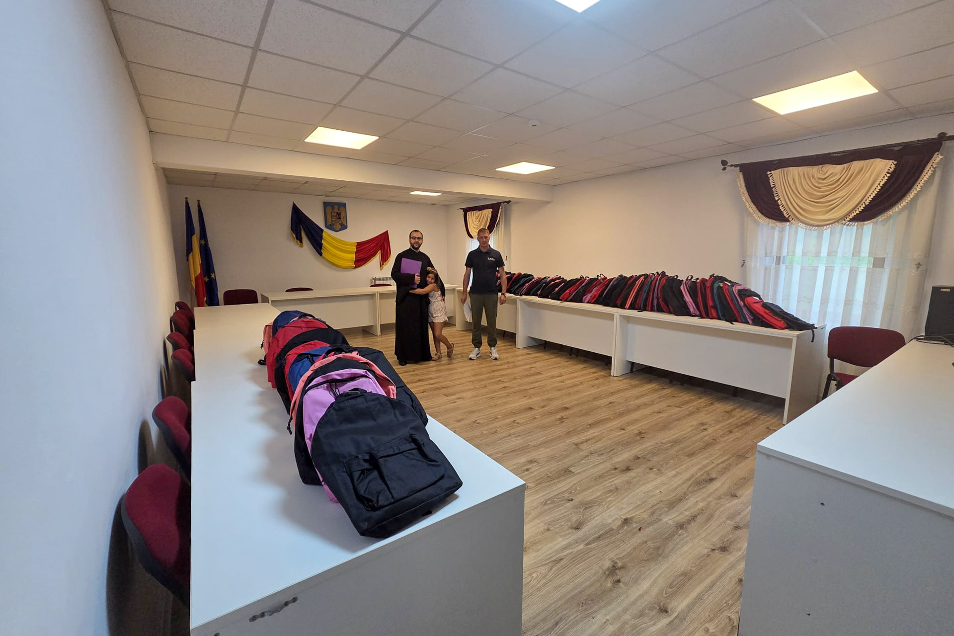 Copiii din Farcașa și Borca au primit ghiozdane noi înainte de începerea școlii Copiii din Farcașa și Borca au primit ghiozdane noi înainte de începerea școlii