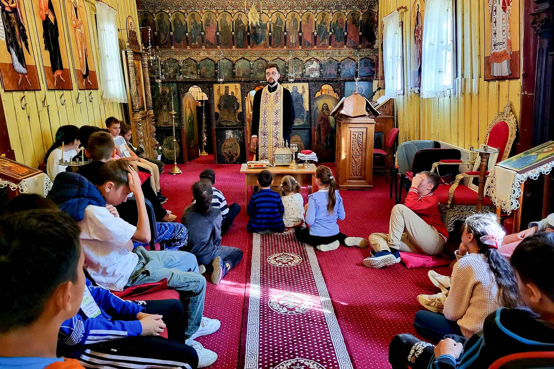 Copiii din Parohia „Sfântul Gheorghe” Șcheia, împreună în tabăra de toamnă