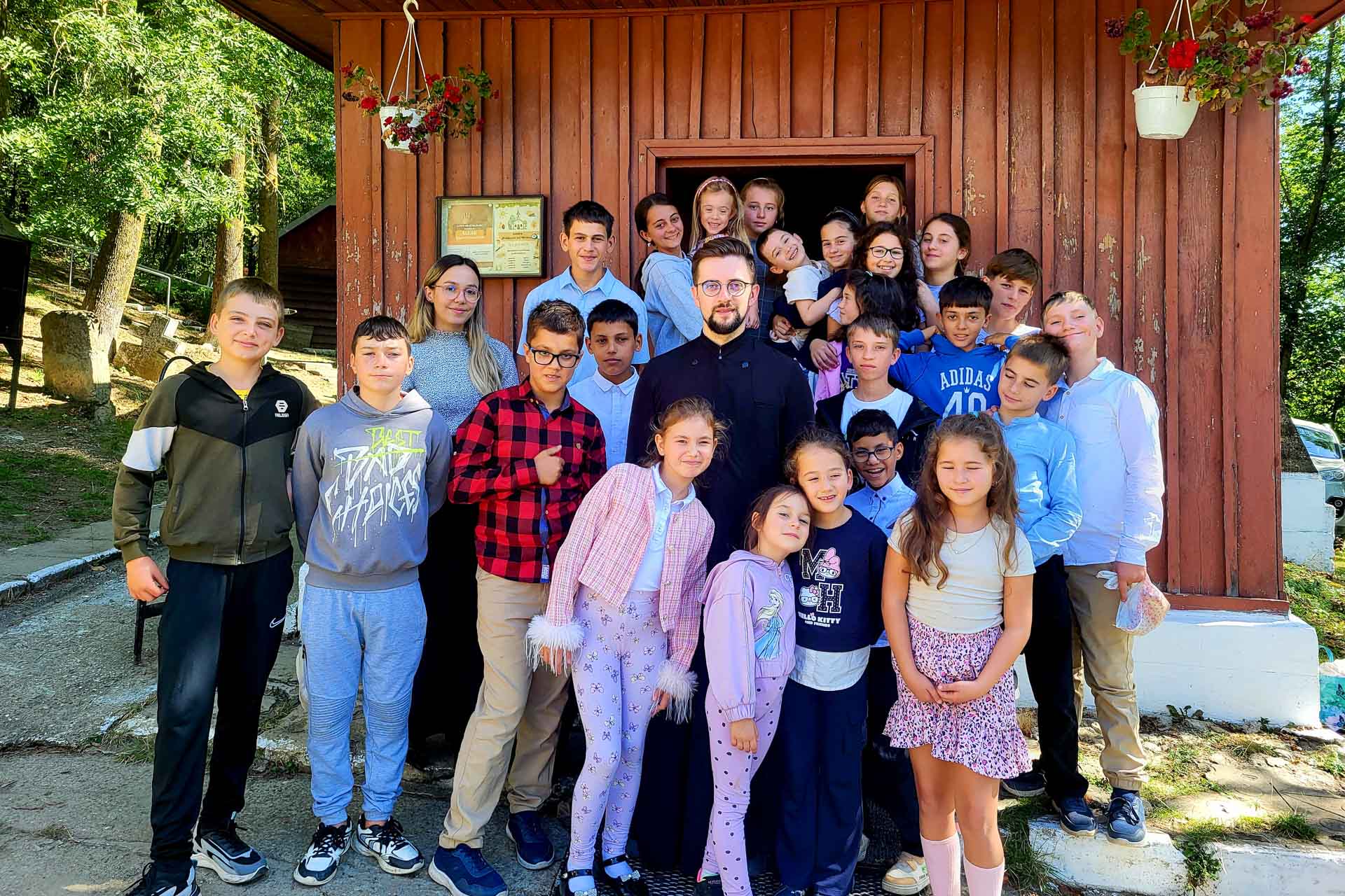 Copiii din Parohia „Sfântul Gheorghe” Șcheia, împreună în tabăra de toamnă