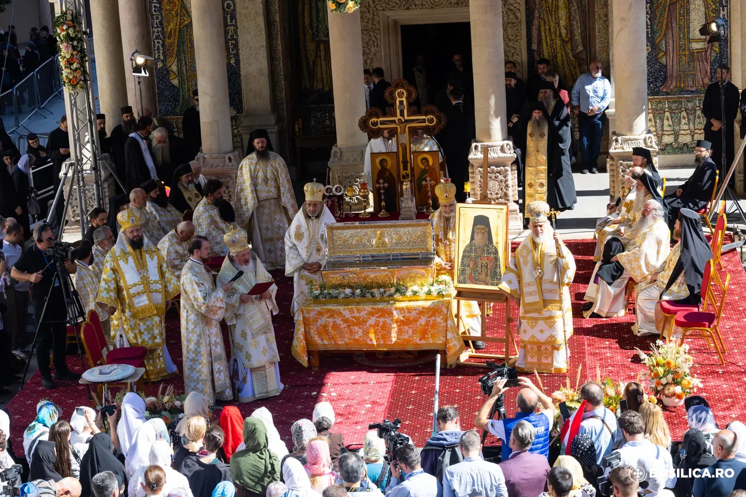 Curtea Mănăstirii Antim, loc de rugăciune la proclamarea canonizării Sfântului Sofian