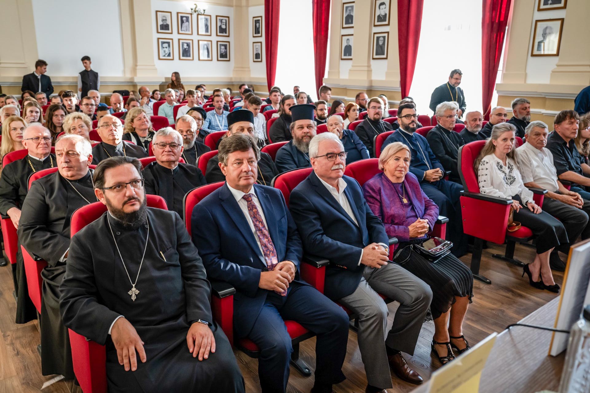 Eveniment editorial la Arad dedicat operei Sfântului Ilarion V. Felea