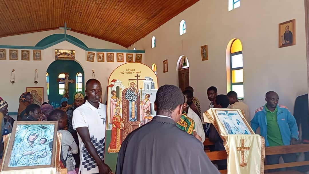 Înălțarea Sfintei Cruci – hramul parohiei din Makongati