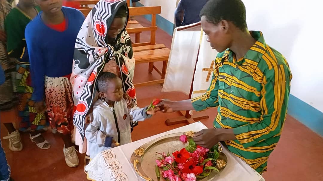 Înălțarea Sfintei Cruci – hramul parohiei din Makongati