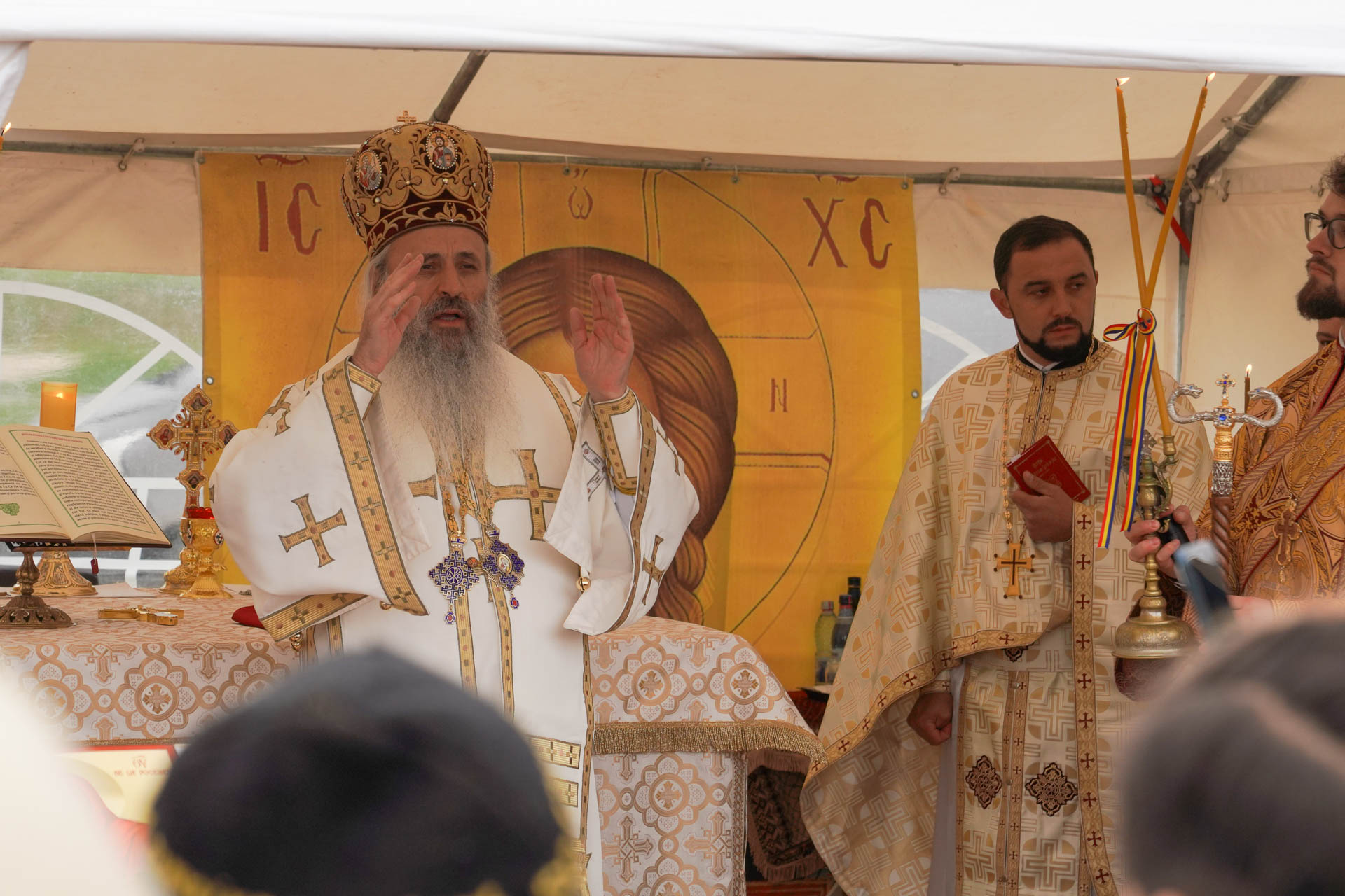 IPS Teofan a sfințit locul noii biserici a Complexului de Servicii pentru Persoane Adulte cu Dizabilități din Dragomirești