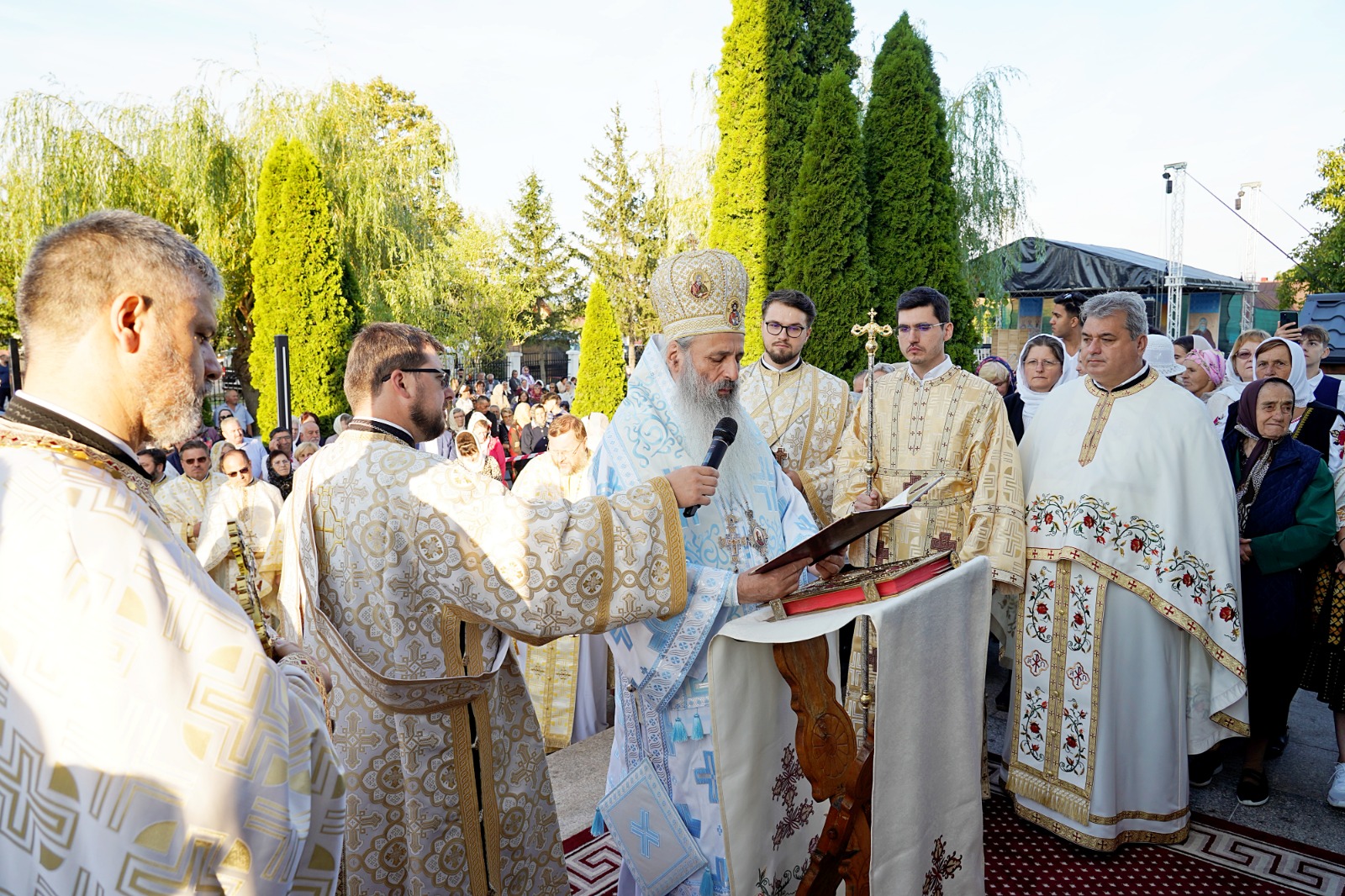 Un nou lăcaș de rugăciune pentru credincioșii din Zănești, după 25 de ani de osteneală și jertfă