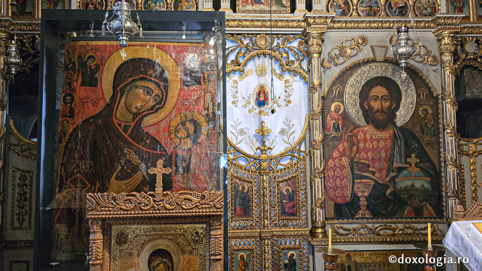 Icoana Maicii Domnului de la Mănăstirea Dintr-un Lemn