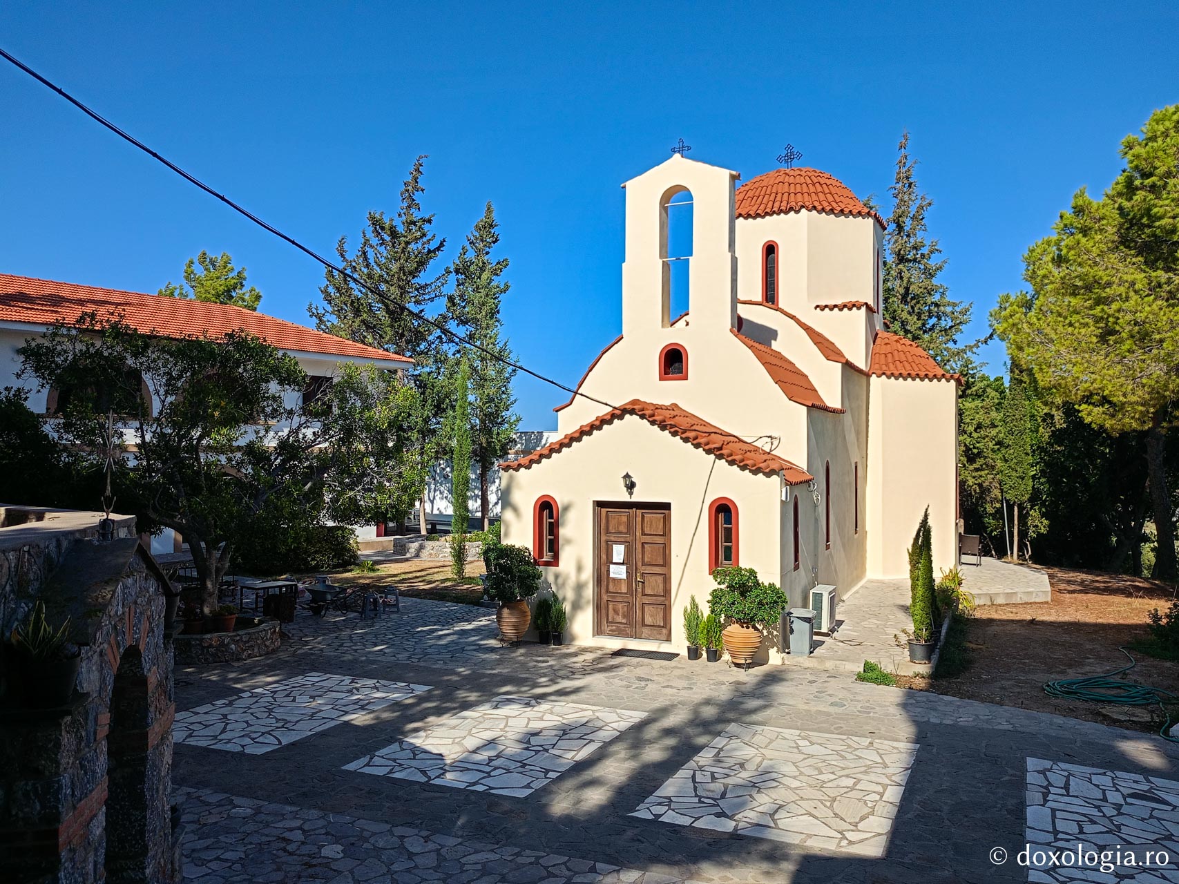 Popas duhovnicesc la Mănăstirea „Panaghia Paramythia” din Insula Rodos