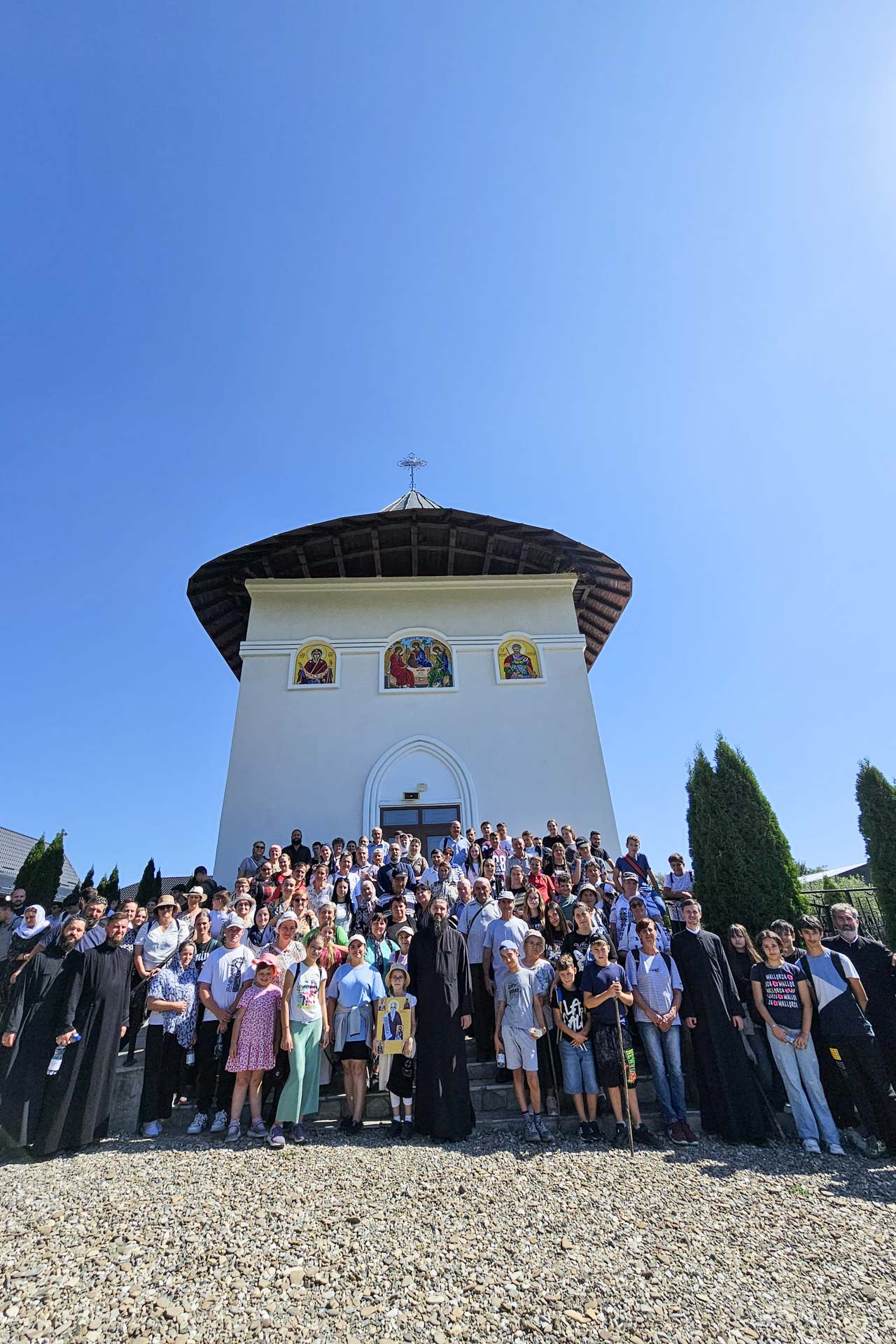 Pelerinaje pedestre la Tazlău și Vorona – drumuri ale rugăciunii și ale comuniunii frățești Pelerinaje pedestre la Tazlău și Vorona – drumuri ale rugăciunii și ale comuniunii frățești