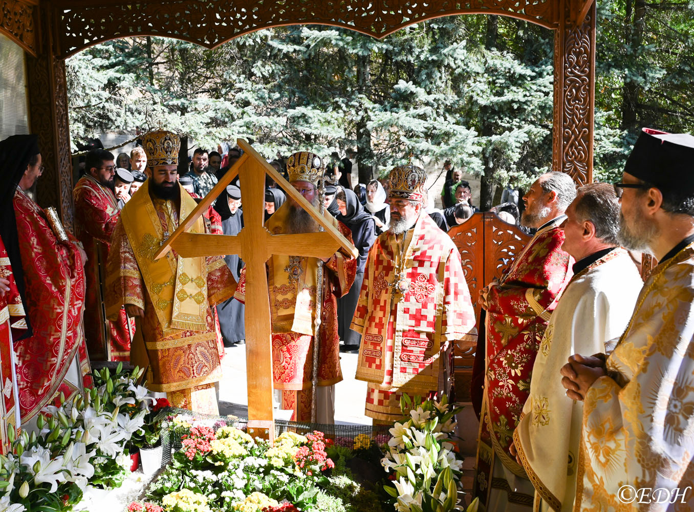 Hram la Mănăstirea Prislop