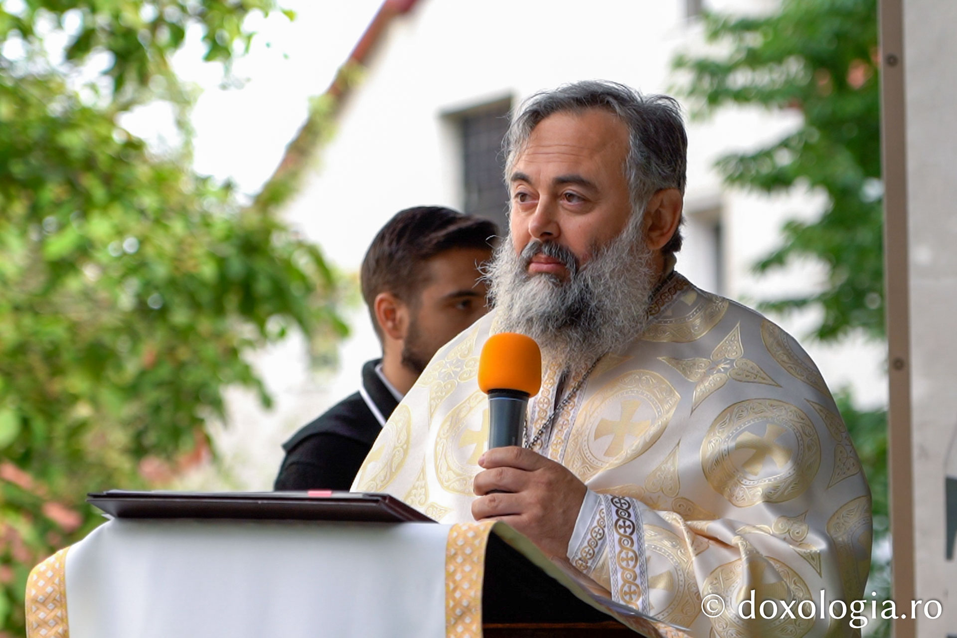 Resfințirea bisericii „Sfântul Mare Mucenic Pantelimon” din Iași, un prilej de mare bucurie pentru credincioși