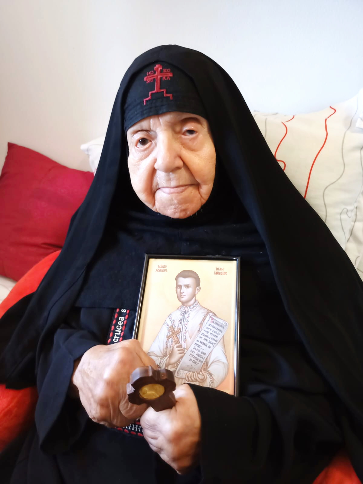 Schimonahia Penelope Ianolide