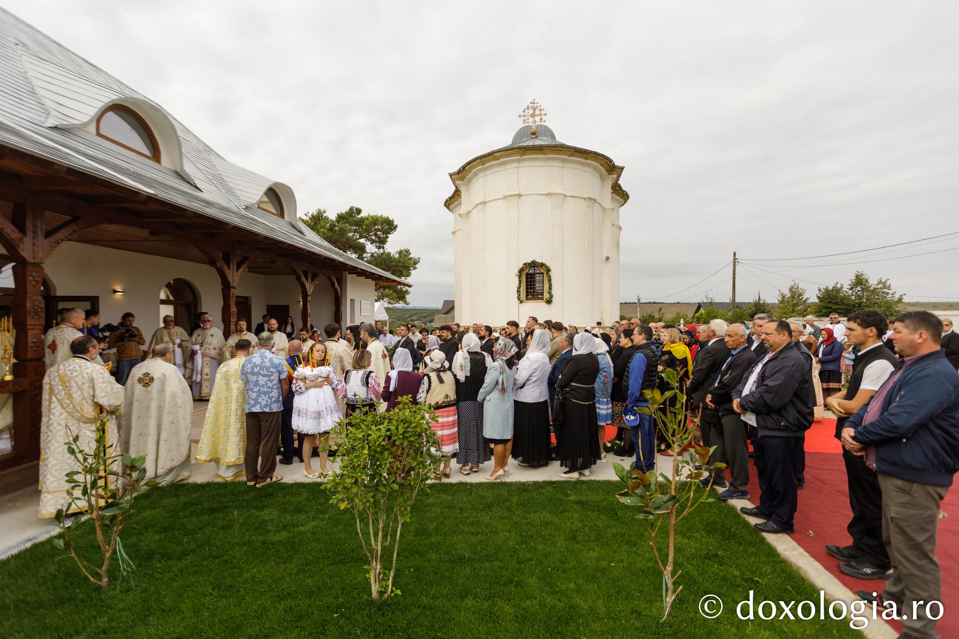 Așezământ social al Parohiei Cucuteni – Lețcani, sfințit de PS Nichifor Botoșăneanul / Foto: pr. Silviu Cluci Așezământul social al Parohiei Cucuteni – Lețcani