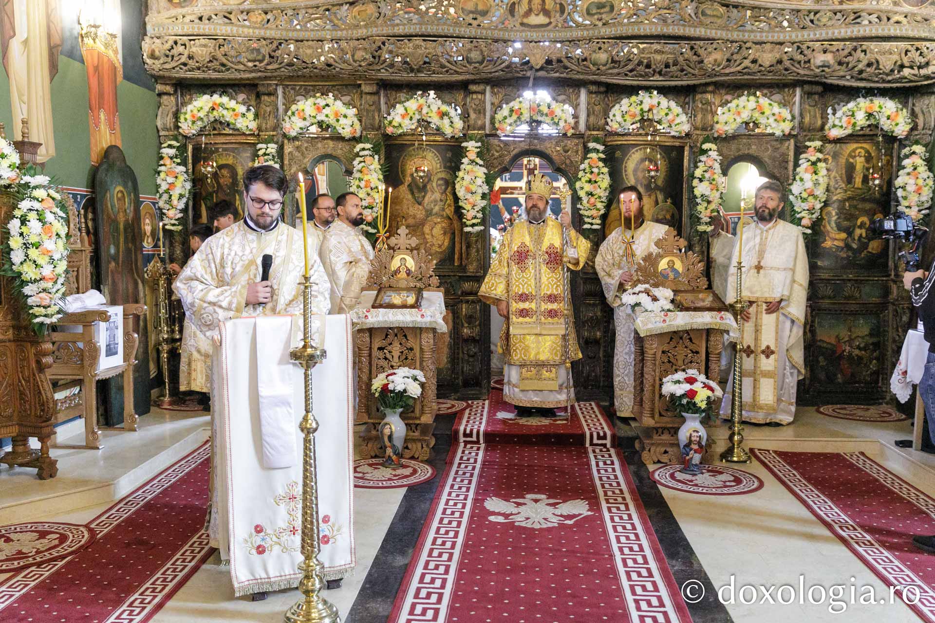 Liturghie la Parohia Cucuteni – Lețcani