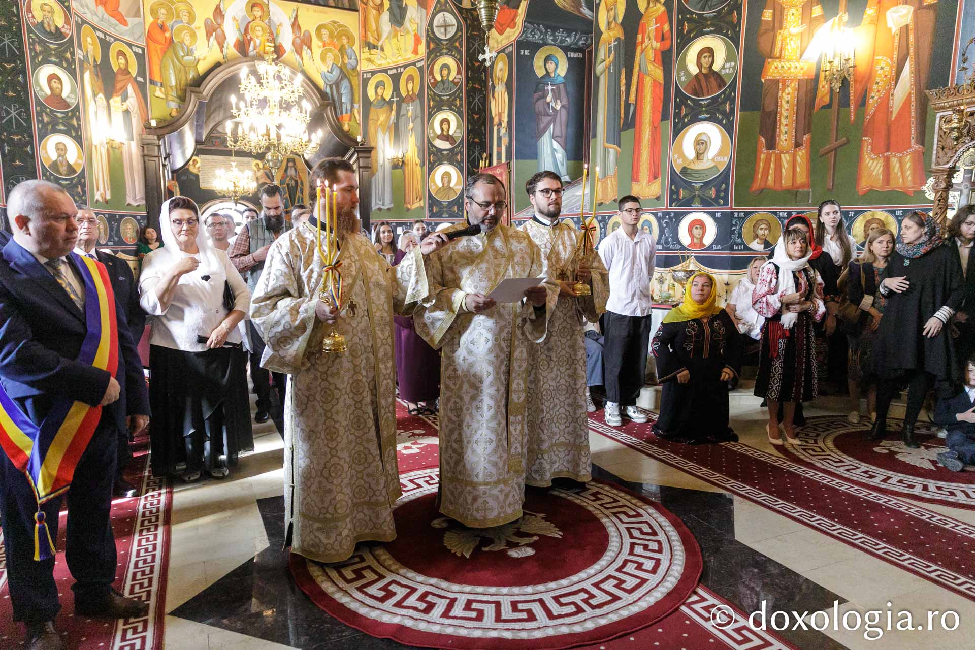 Liturghie la Parohia Cucuteni – Lețcani