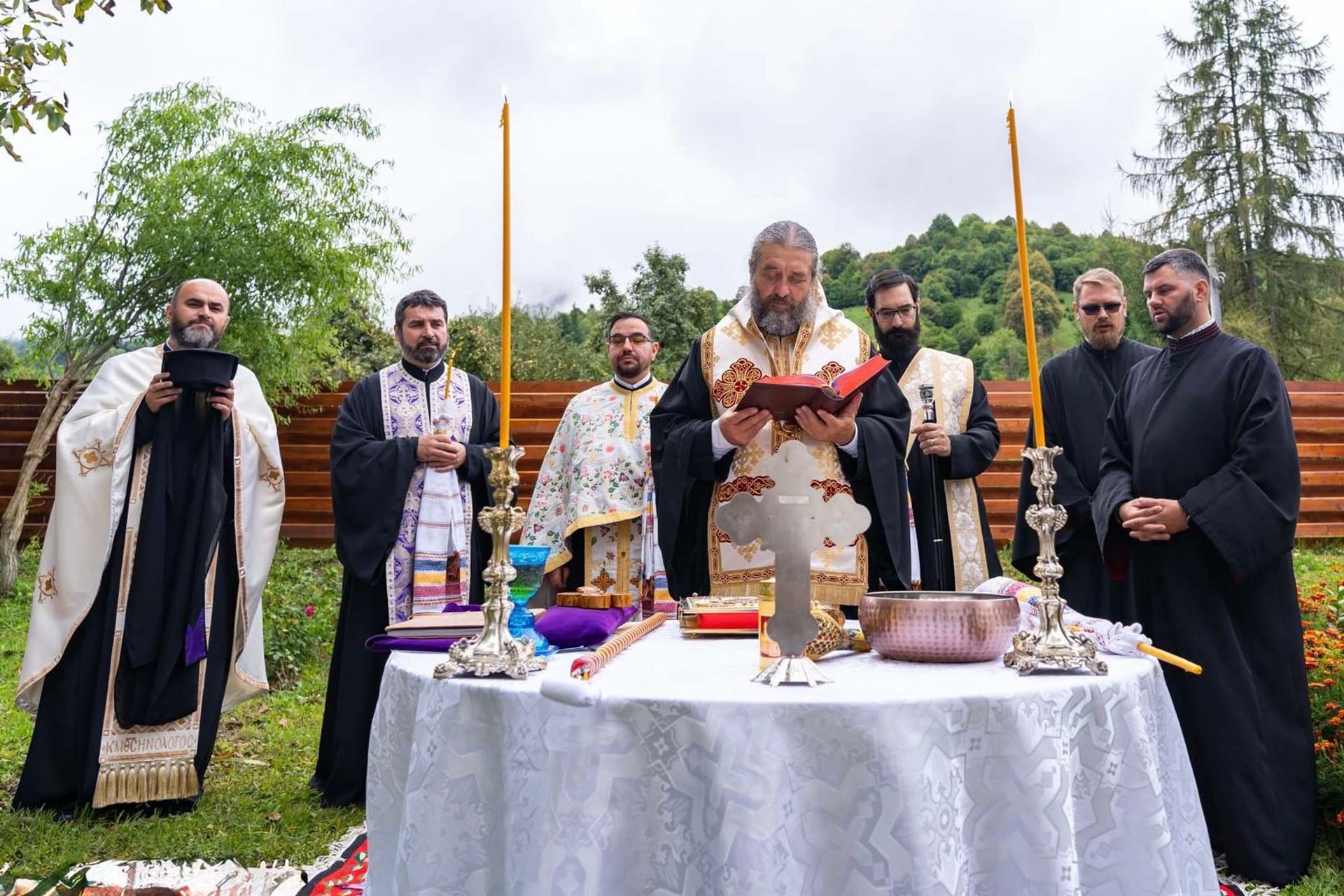 Sfințire și binecuvântare la Parohia „Adormirea Maicii Domnului” din Grințieș Sfințire și binecuvântare la Parohia „Adormirea Maicii Domnului” din Grințieș