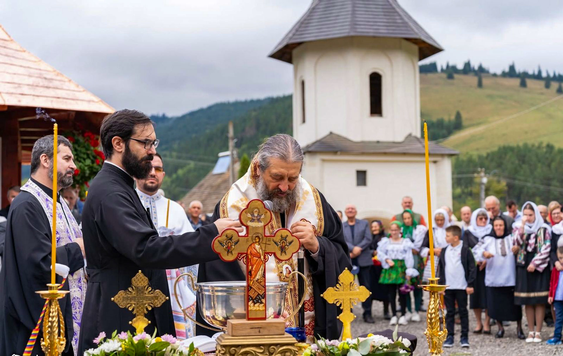 Sfințire și binecuvântare la Parohia „Adormirea Maicii Domnului” din Grințieș