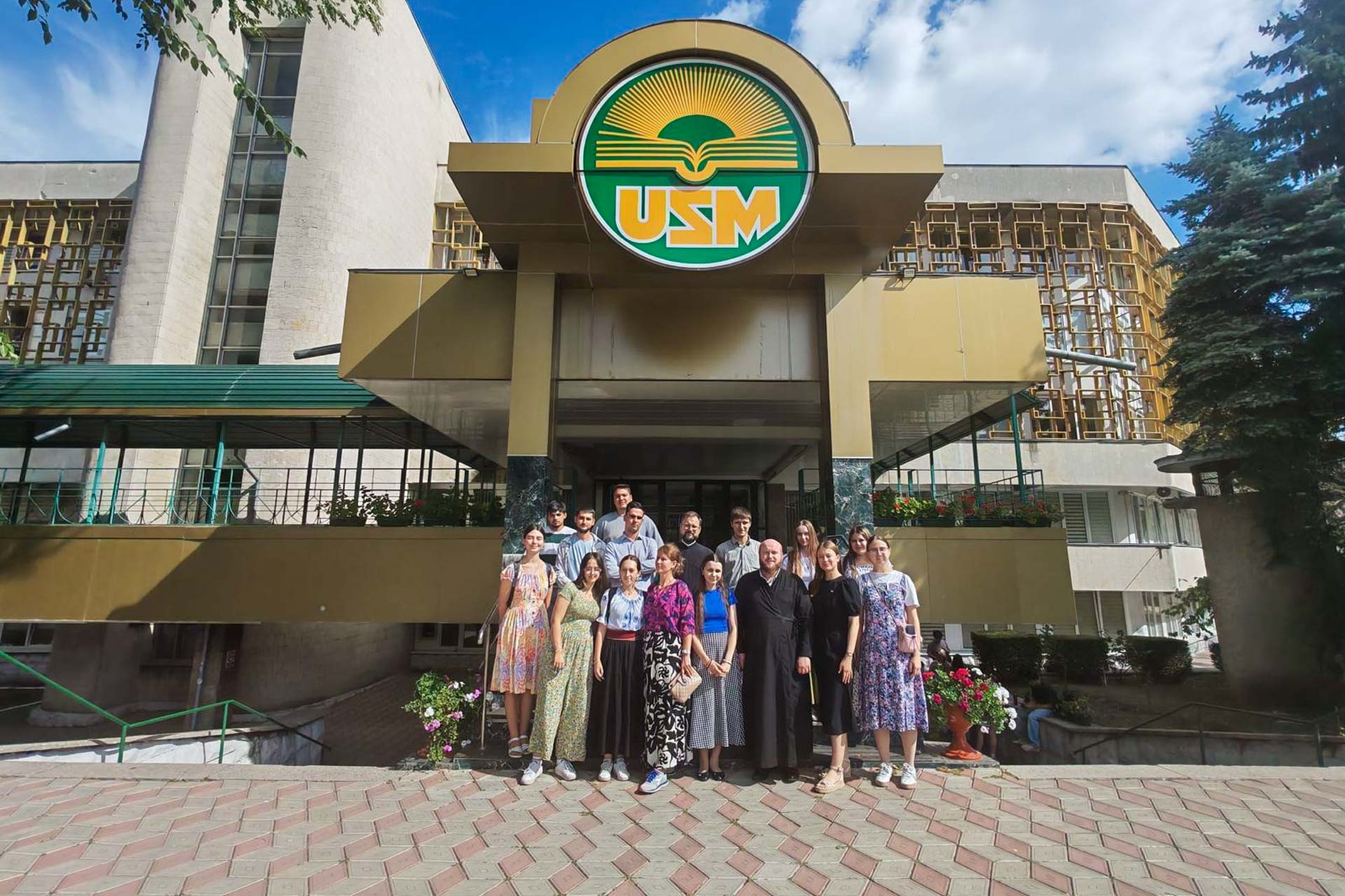 Tabără studențească a Facultății de Teologie „Sfântul Dumitru Stăniloae” din Iași, în Basarabia Tabără studențească a Facultății de Teologie „Sfântul Dumitru Stăniloae” din Iași, în Basarabia