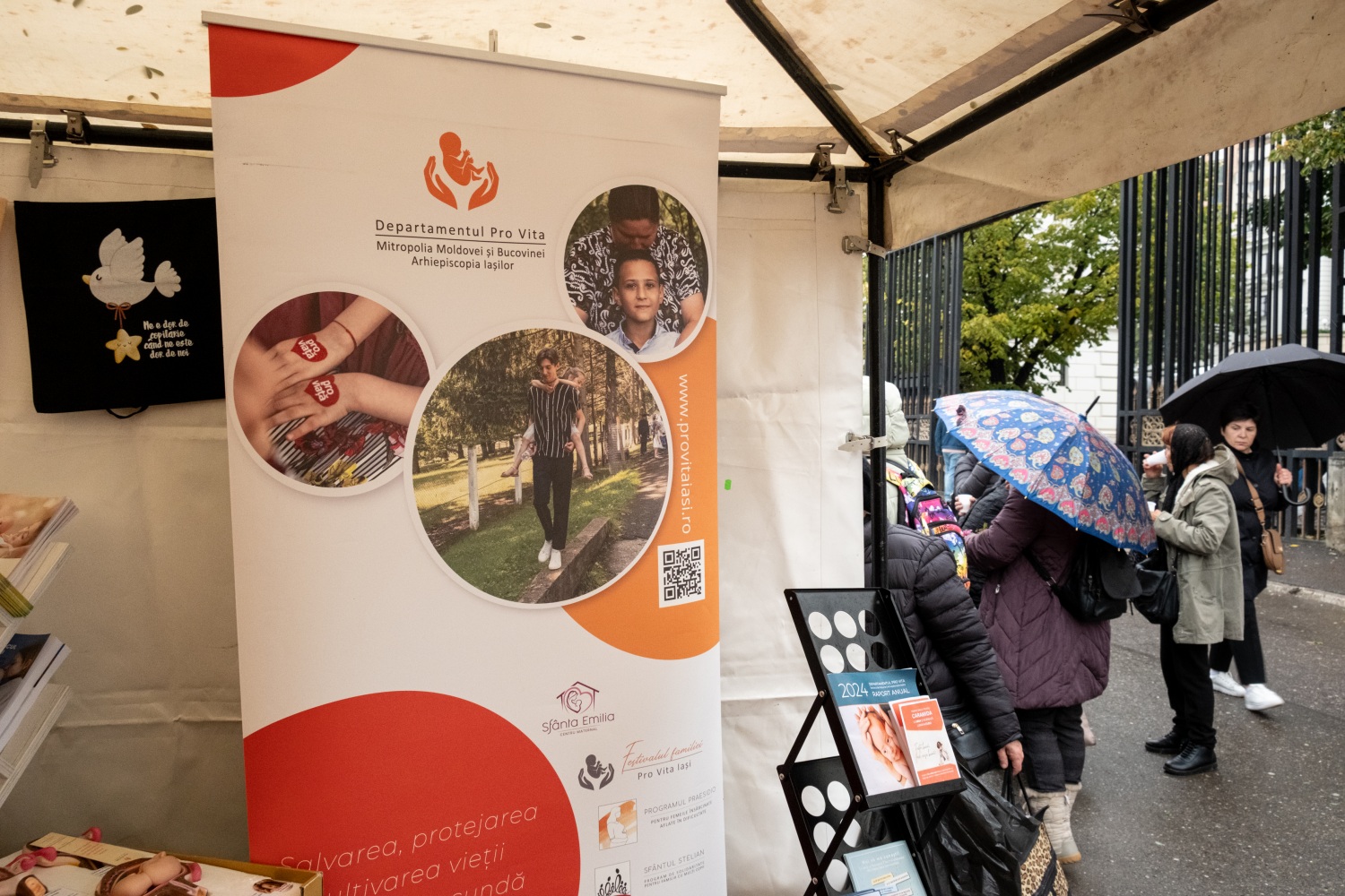 Punctul de informare Pro Vita Iași la Hramul Sfintei Parascheva