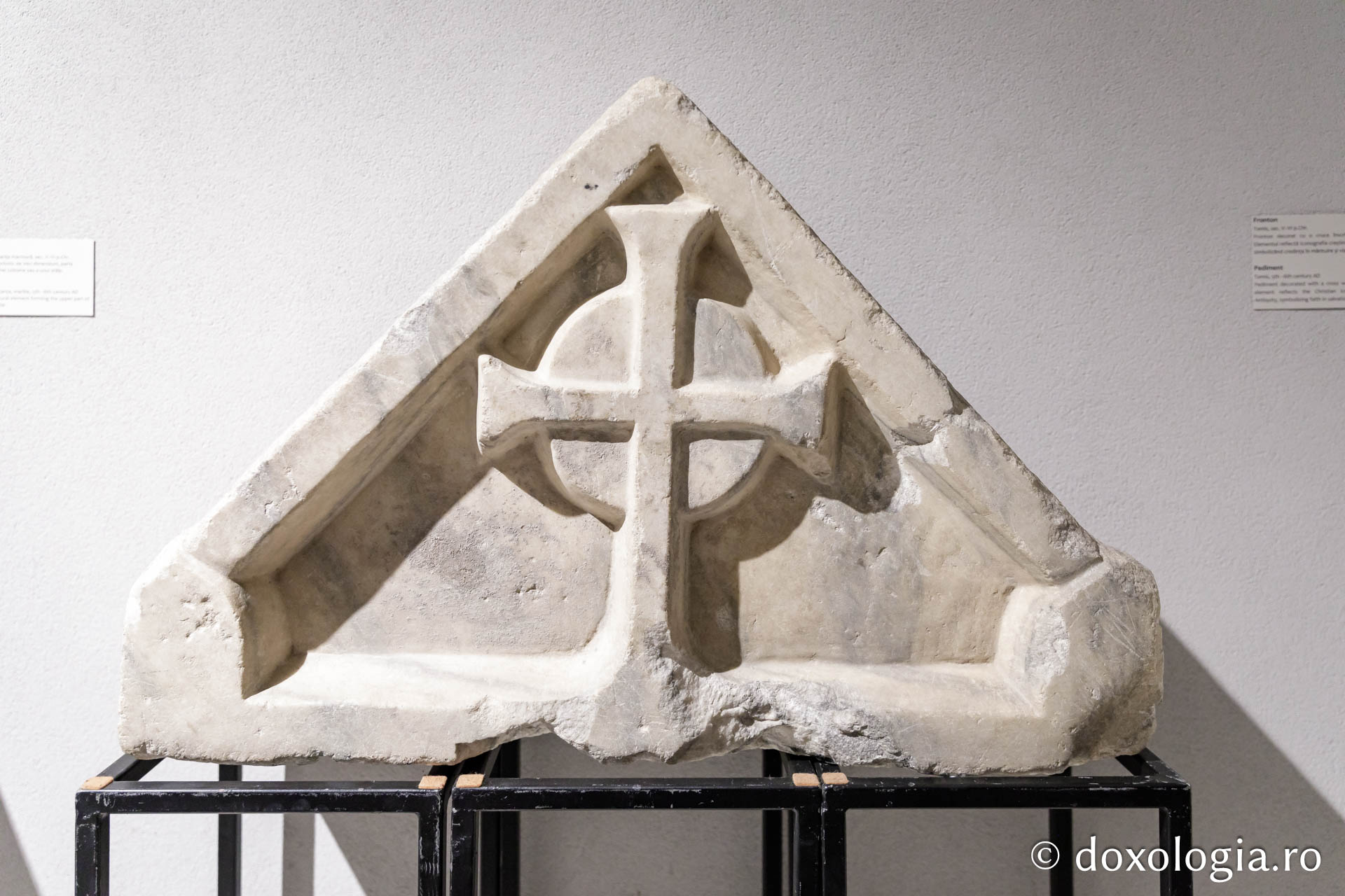 O expoziție unică despre începuturile creștinismului în Dobrogea, deschisă la Palatul Braunstein din Iași