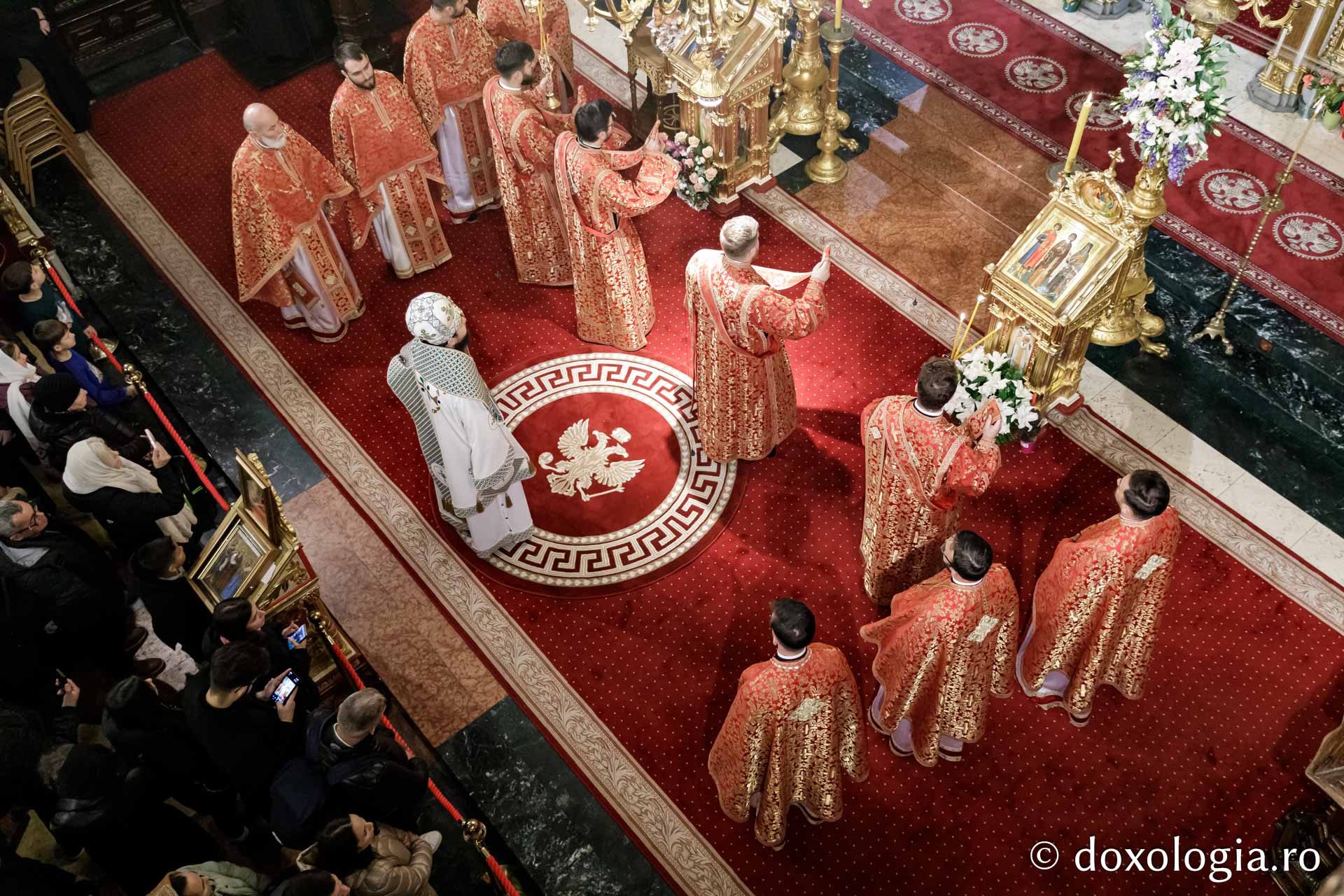 PS Teofil Trotușanul a slujit Sfânta Liturghie în a patra zi a Hramului Sfintei Parascheva / foto: Oana Nechifor (Foto) PS Teofil Trotușanul a slujit Sfânta Liturghie în a patra zi a Hramului Sfintei Parascheva