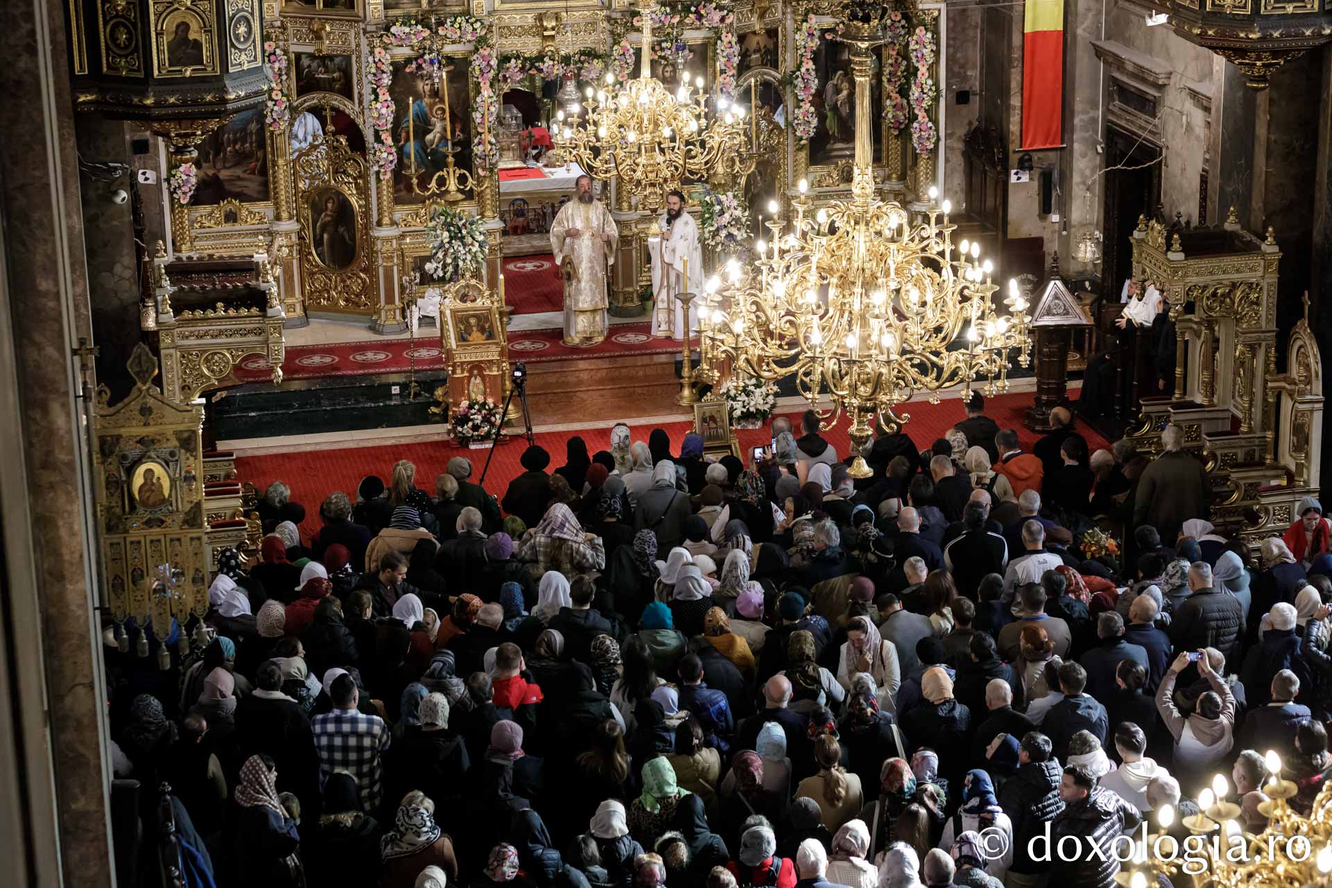 Doi ierarhi au slujit astăzi Sfânta Liturghie la Iași, în a cincea zi a pelerinajului