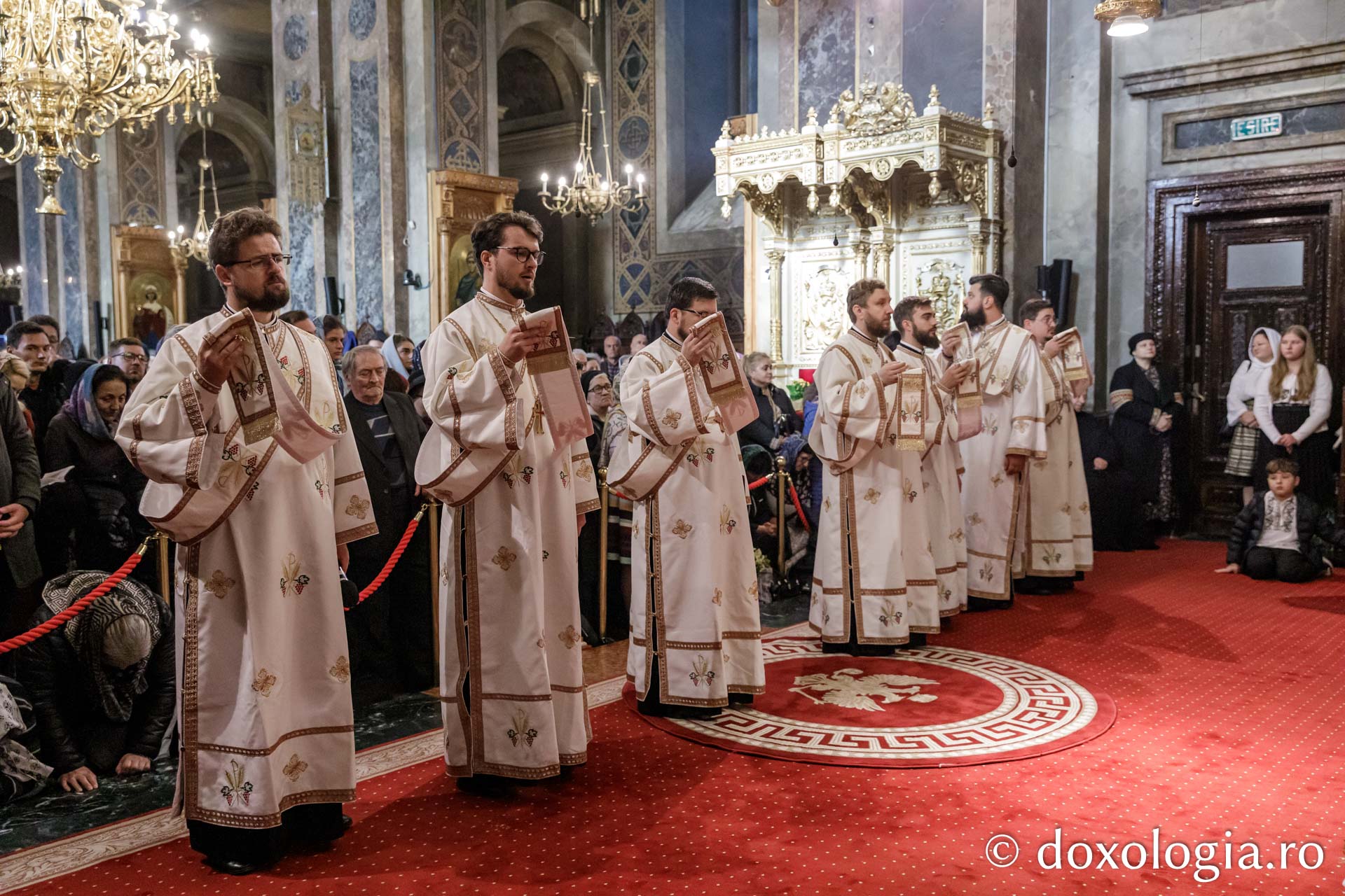 Doi ierarhi au slujit astăzi Sfânta Liturghie la Iași, în a cincea zi a pelerinajului