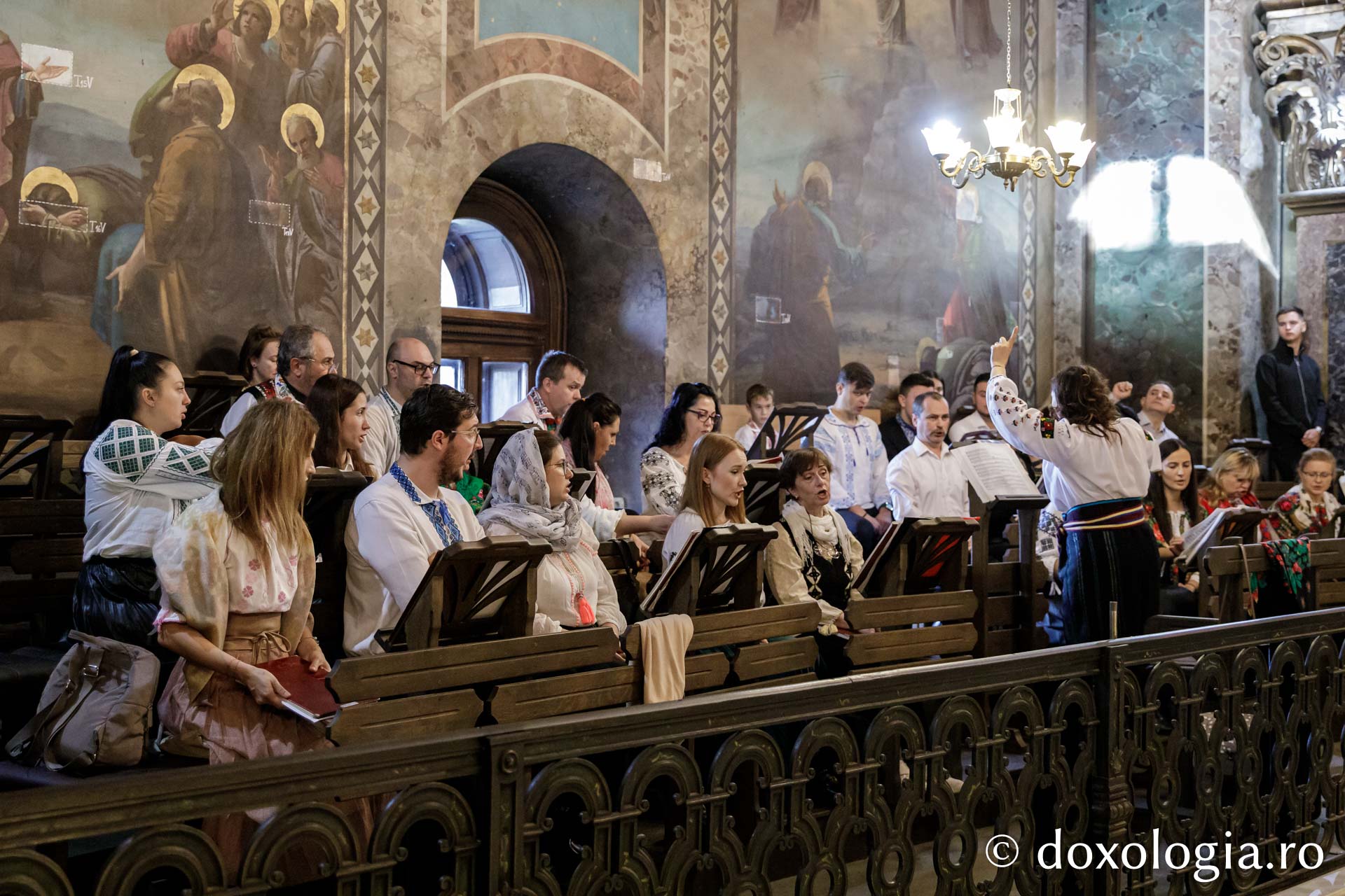 Doi ierarhi au slujit astăzi Sfânta Liturghie la Iași, în a cincea zi a pelerinajului