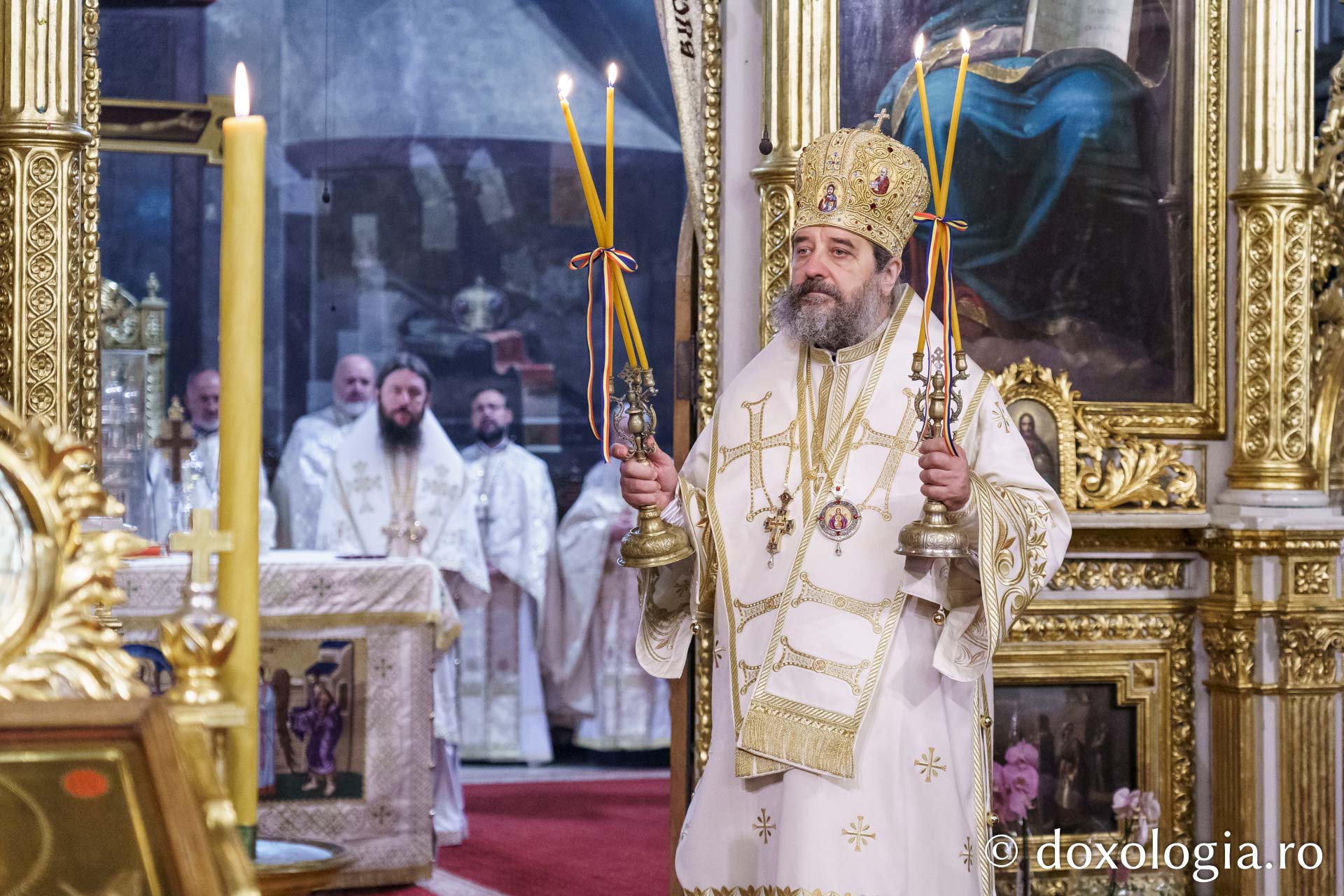 Deschiderea anului universitar la Facultatea de Teologie Ortodoxă din Iași, prin rugăciune și slujire arhierească