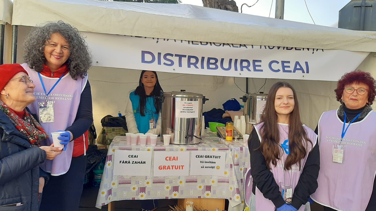 Un ceai cald, o formă de dragoste pentru pelerini