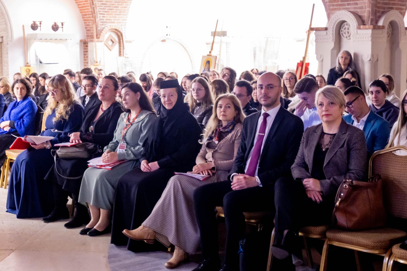 Dialog interdisciplinar despre vulnerabilitățile umane contemporane la Conferința Studențească de Asistență Socială de la Iași