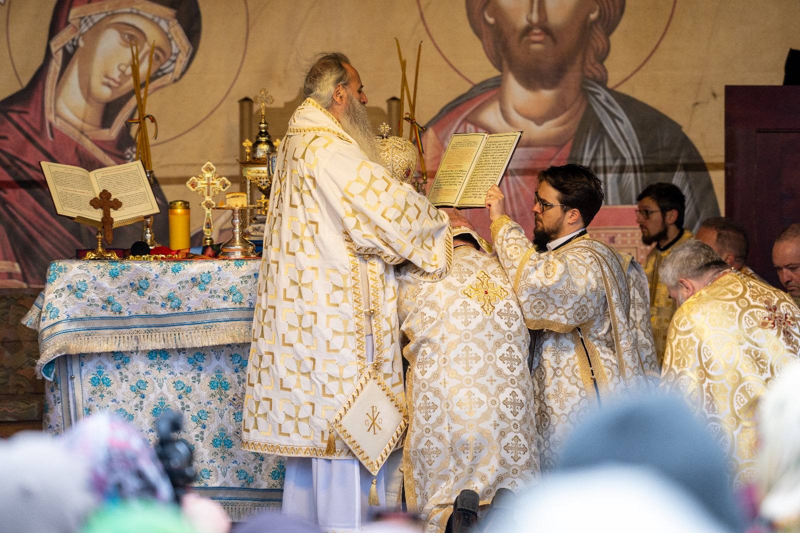 Biserica din Gulioaia a fost sfințită de IPS Teofan