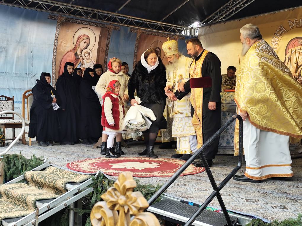 Biserica din Gulioaia a fost sfințită de IPS Teofan