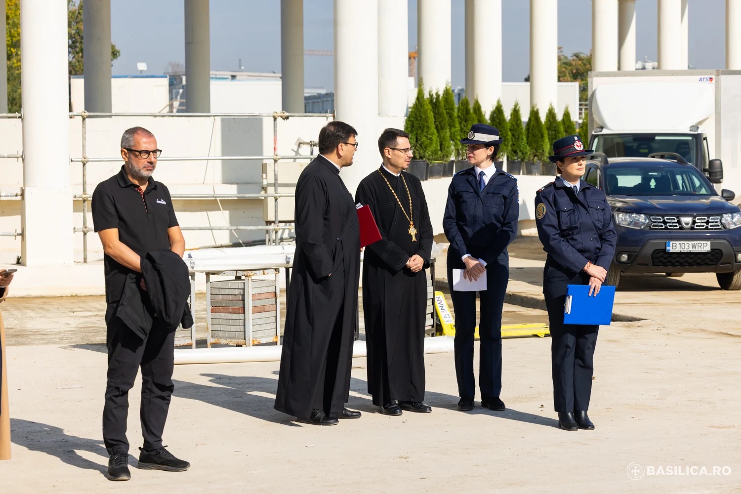 Declarații de presă: Detalii despre desfășurarea slujbei de sfințire a Catedralei Naționale și programul de acces al pelerinilor în altar