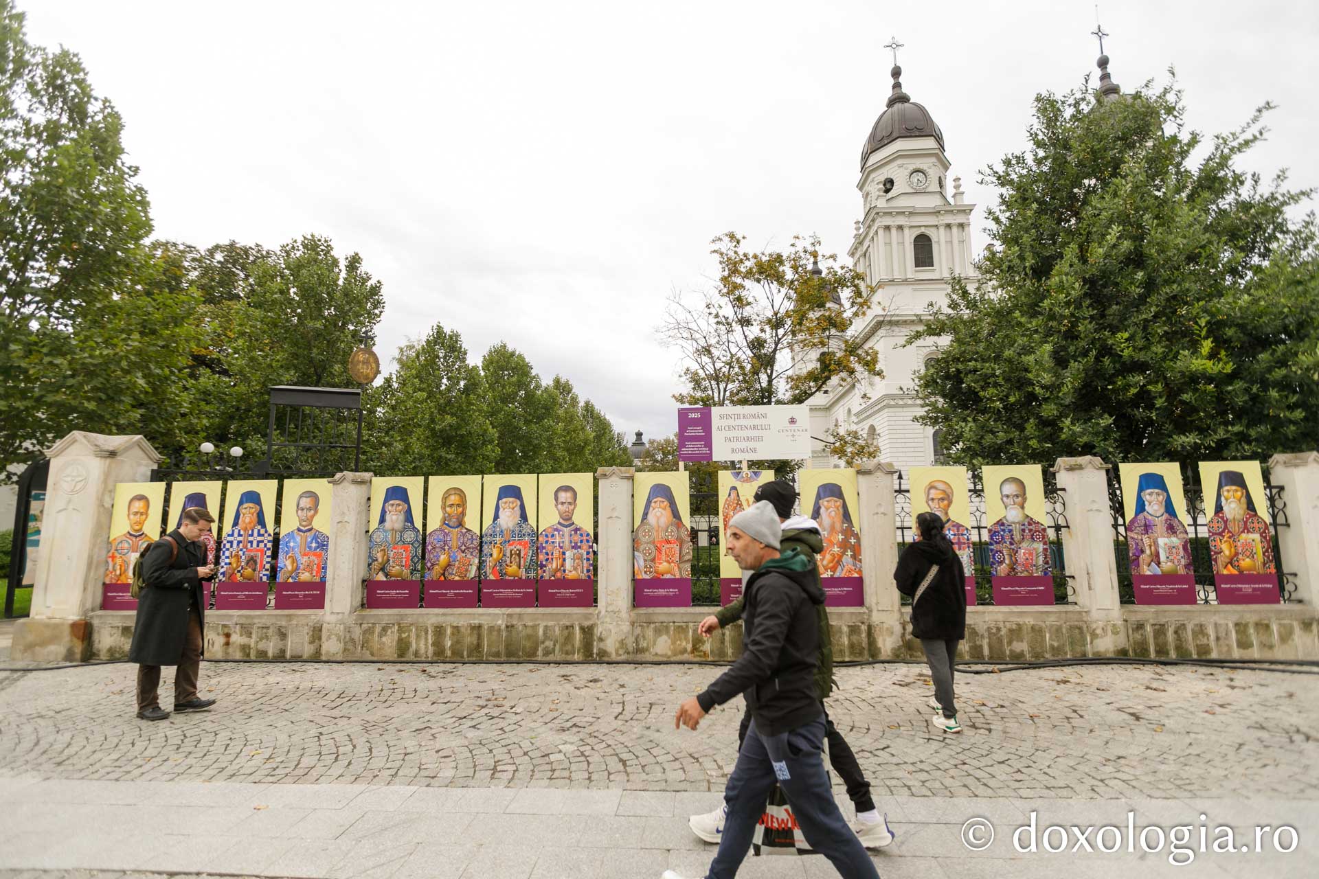 Expoziția „Sfinții români ai Centenarului Patriarhiei Române” / Foto: pr. Silviu Cluci Sfinții români ai Centenarului Patriarhiei Române