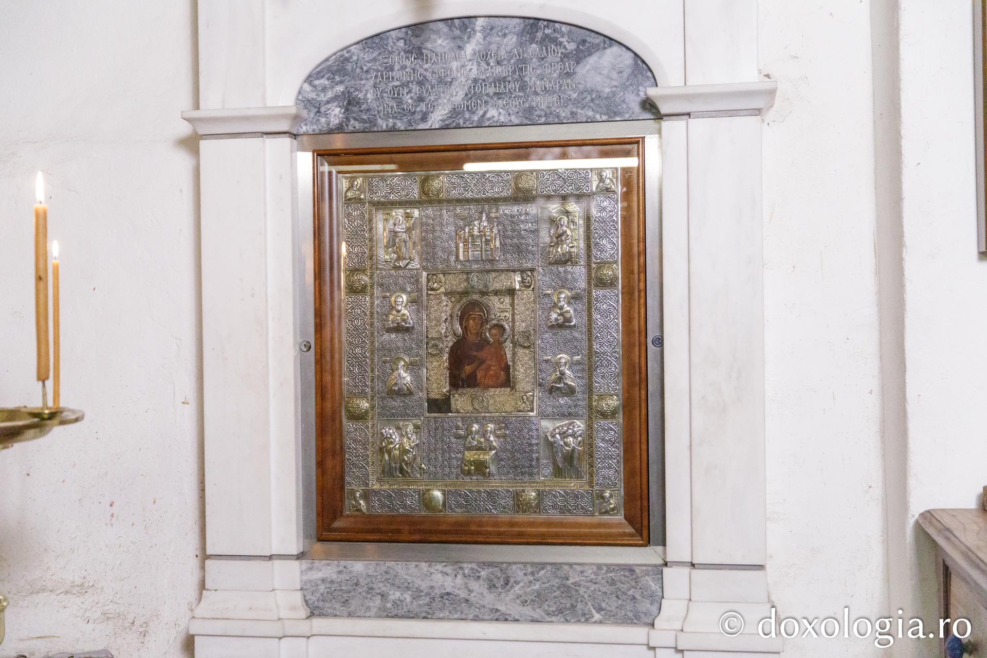 Icoana Maicii Domnului Eleovrytissa (Izvorâtoarea de ulei) de la Mănăstirea Vatoped / Foto: pr. Silviu Cluci Icoana Maicii Domnului Eleovrytissa (Izvorâtoarea de ulei) de la Mănăstirea Vatoped