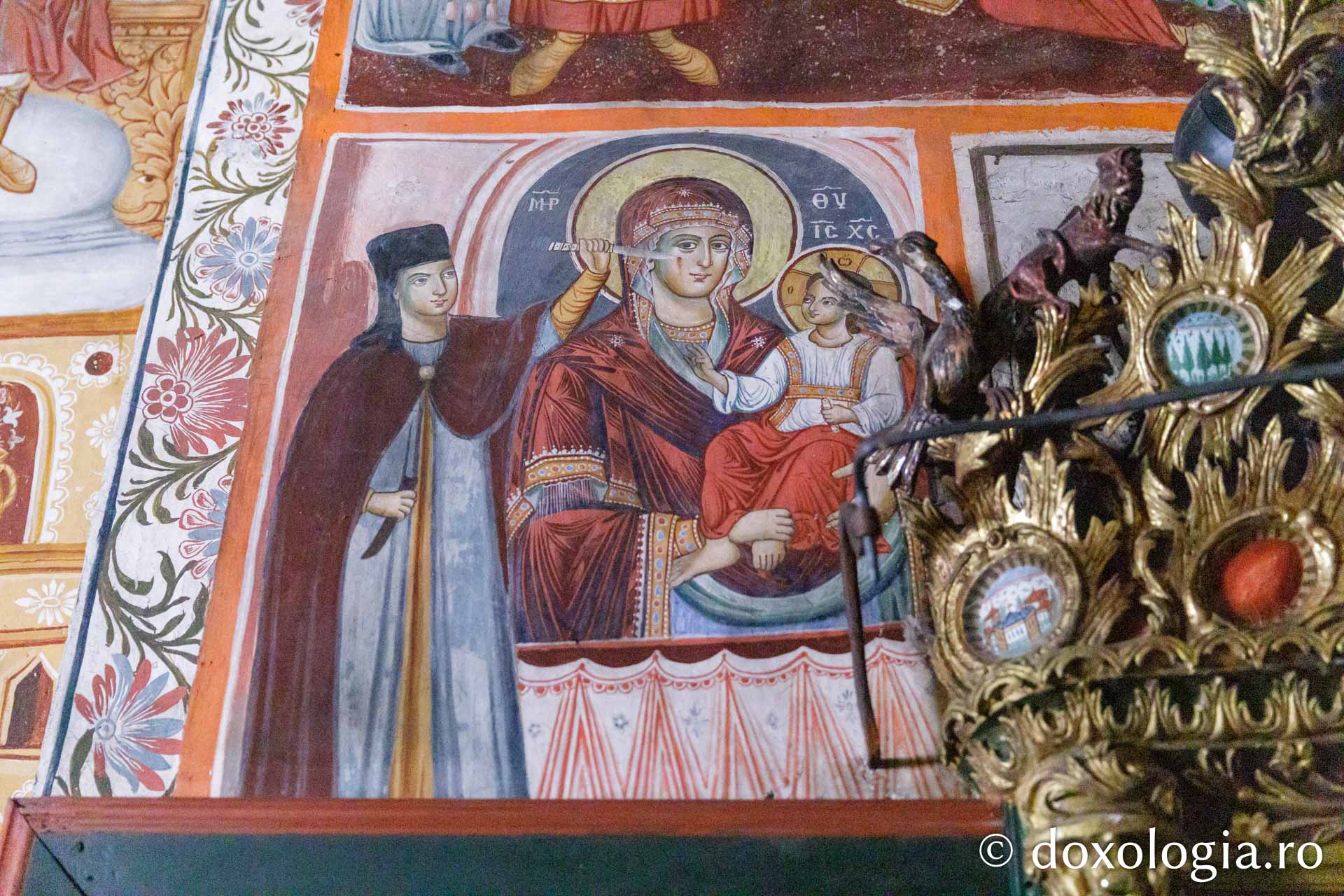 Icoana Maicii Domnului Esfagmeni (Înjunghiata) de la Mănăstirea Vatoped / Foto: pr. Silviu Cluci Icoana Maicii Domnului Esfagmeni (Înjunghiata) de la Mănăstirea Vatoped