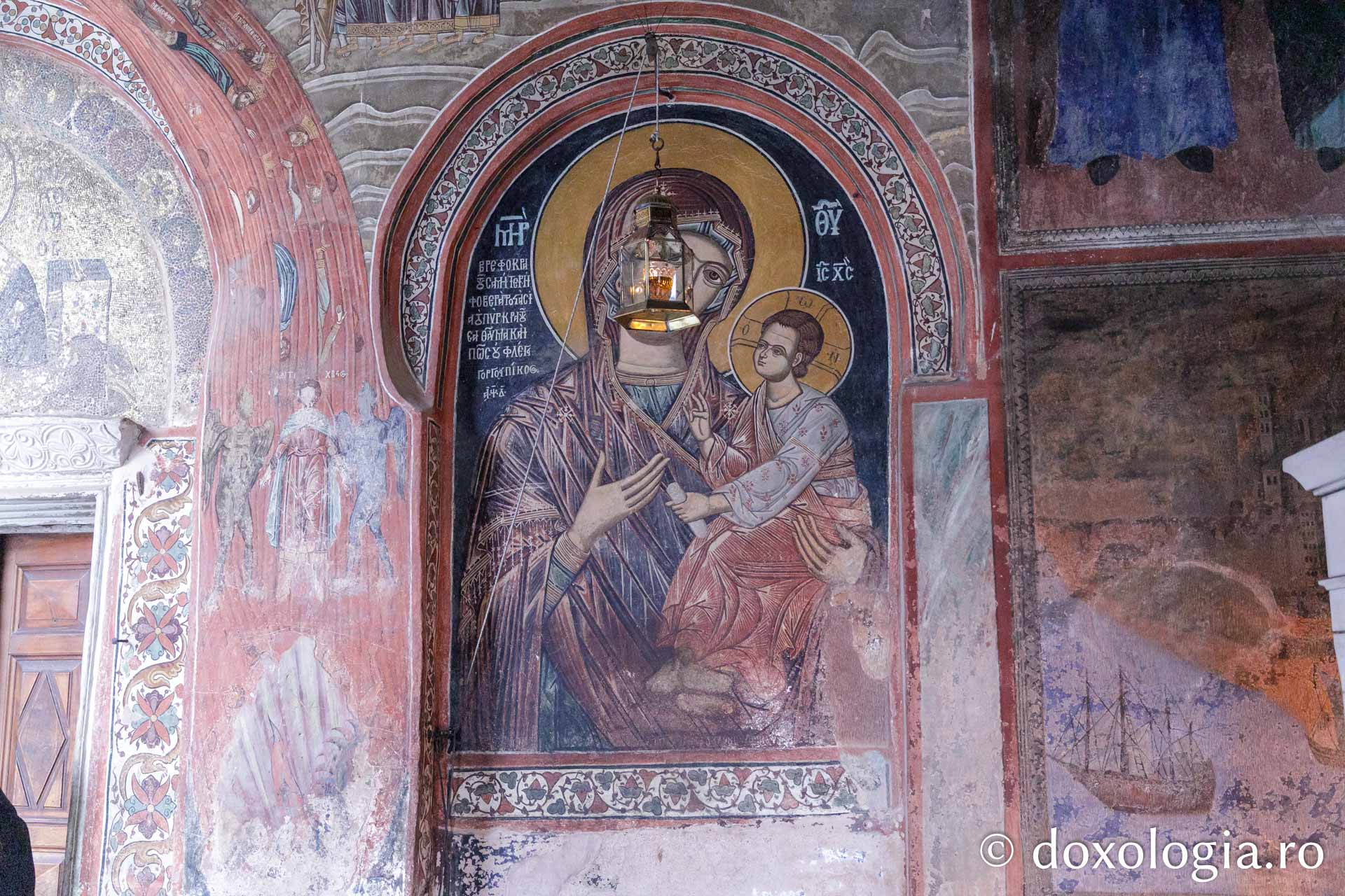 Icoana Maicii Domnului Paramythía (Mângâietoarea)