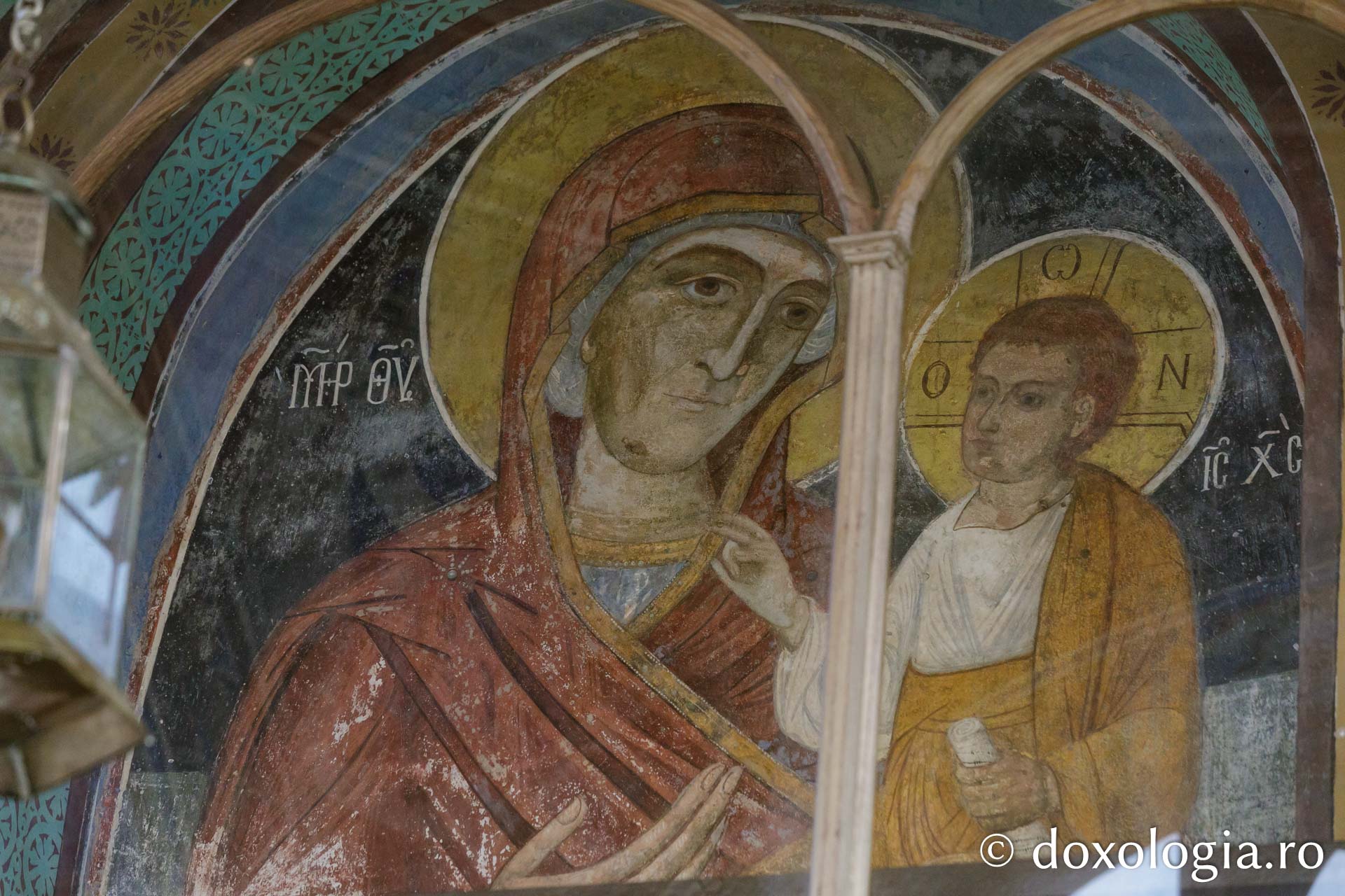 Icoana Maicii Domnului Pyrovolithisa (Împușcata) de la Mănăstirea Vatoped / Foto: pr. Silviu Cluci Icoana Maicii Domnului Pyrovolithisa (Împușcata) de la Mănăstirea Vatoped