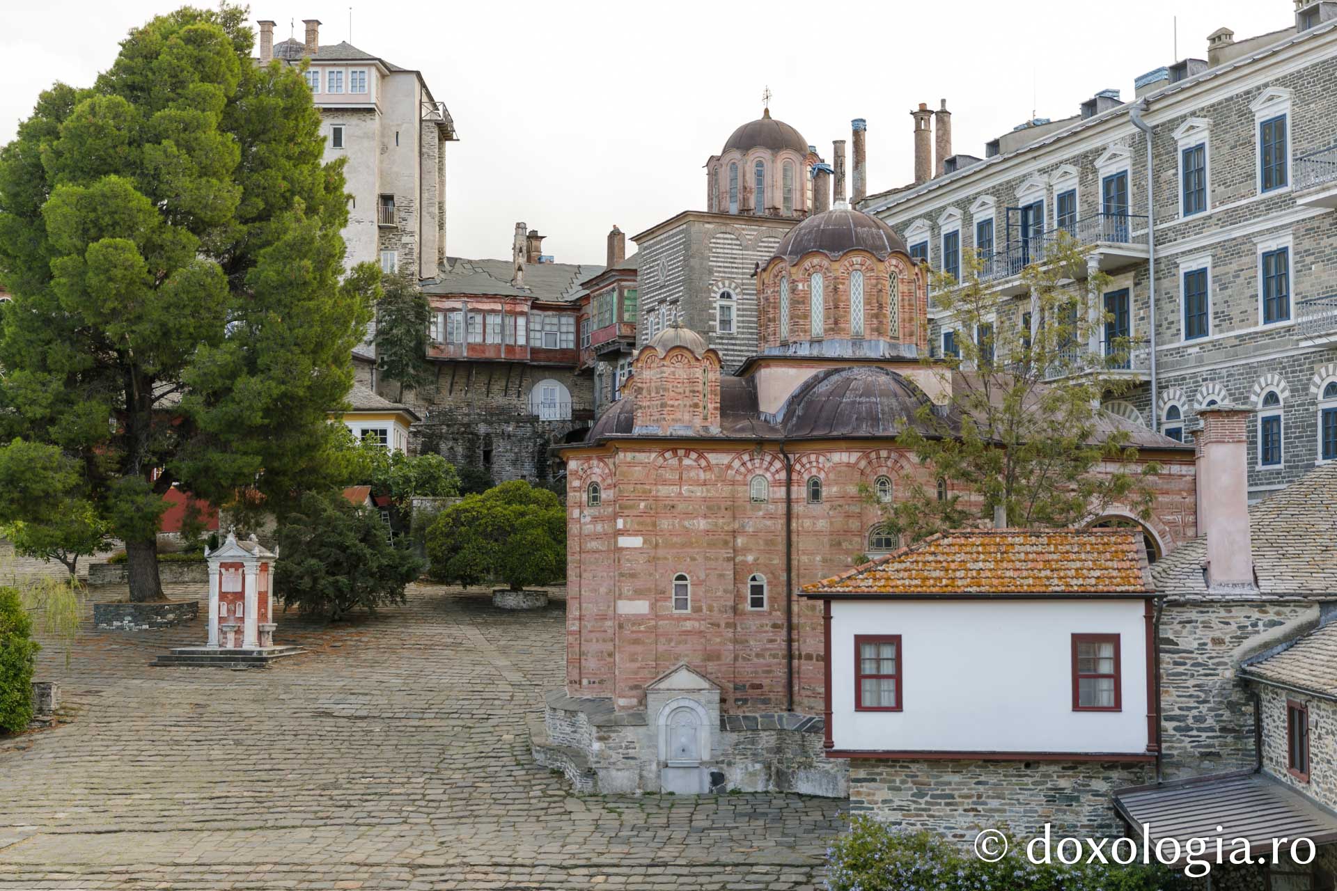 Ansamblul clădirilor Mănăstirii Vatoped