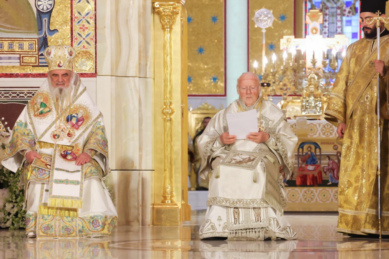 Cuvântul de mulțumire al Părintelui Patriarh Daniel la slujba de Sfințire a picturii Catedralei Naționale / Foto: basilica.ro Cuvântul de mulțumire al Părintelui Patriarh Daniel la slujba de Sfințire a picturii Catedralei Naționale