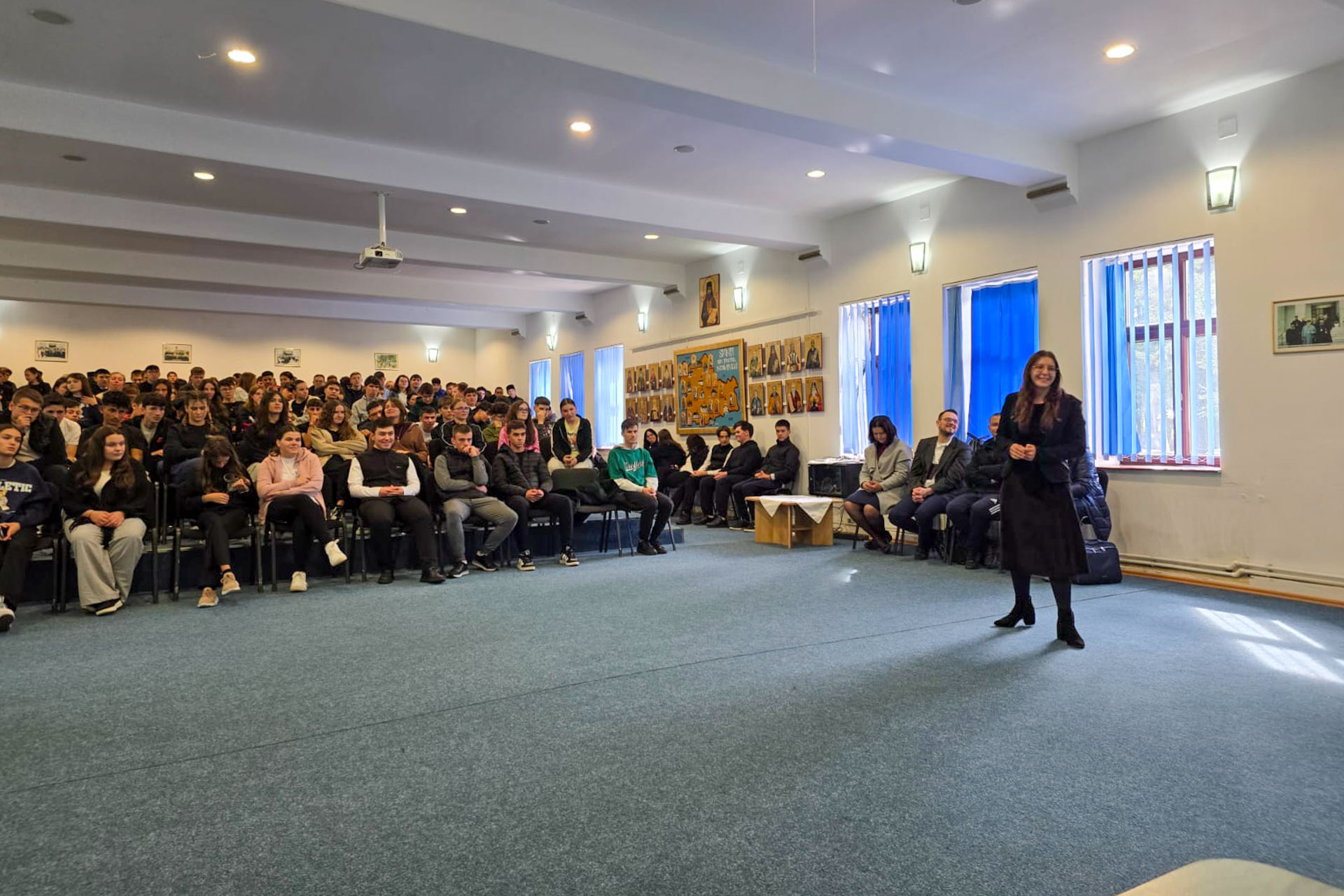 Nepotul Sfântului Dumitru Stăniloae, întâlnire cu seminariștii de la Neamț