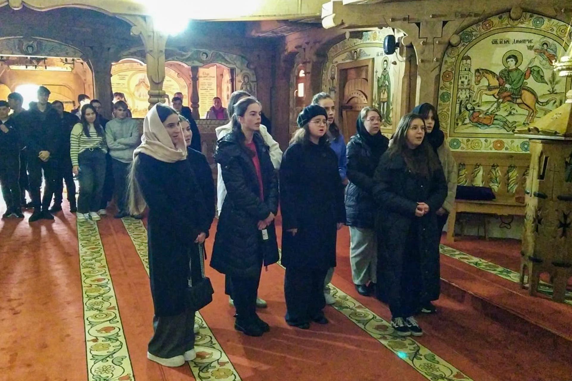 Pelerinaj al elevilor Seminarului Teologic de la Neamț, în Maramureș