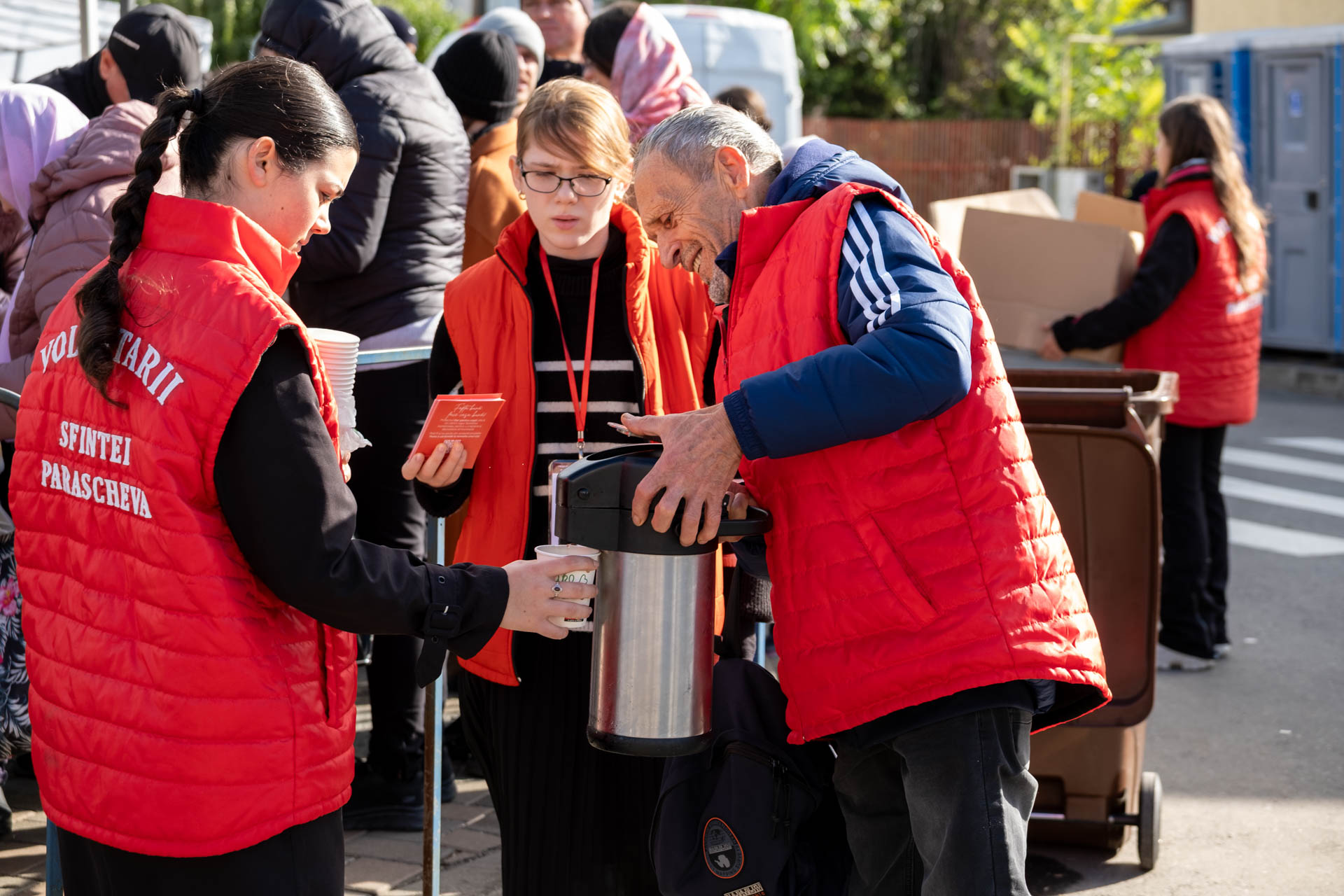 Peste 300.000 de pelerini la Iași și o mare de fapte bune: bilanțul milosteniei la Hramul Sfintei Cuvioase Parascheva 2025 Peste 300.000 de pelerini la Iași și o mare de fapte bune: bilanțul milosteniei la Hramul Sfintei Cuvioase Parascheva 2025