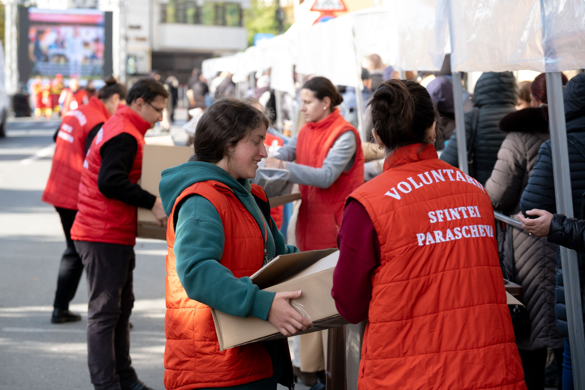 Peste 300.000 de pelerini la Iași și o mare de fapte bune: bilanțul milosteniei la Hramul Sfintei Cuvioase Parascheva 2025 Peste 300.000 de pelerini la Iași și o mare de fapte bune: bilanțul milosteniei la Hramul Sfintei Cuvioase Parascheva 2025