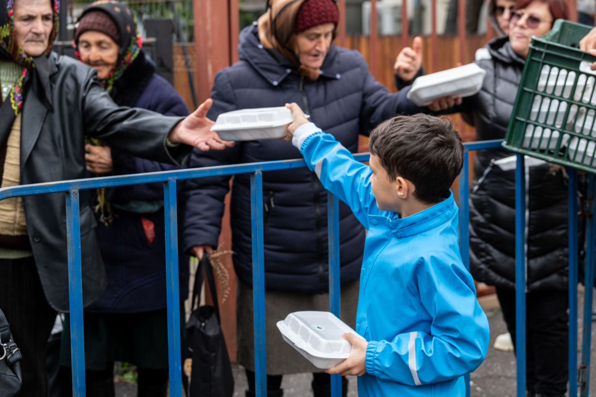 Peste 300.000 de pelerini la Iași și o mare de fapte bune: bilanțul milosteniei la Hramul Sfintei Cuvioase Parascheva 2025 Peste 300.000 de pelerini la Iași și o mare de fapte bune: bilanțul milosteniei la Hramul Sfintei Cuvioase Parascheva 2025