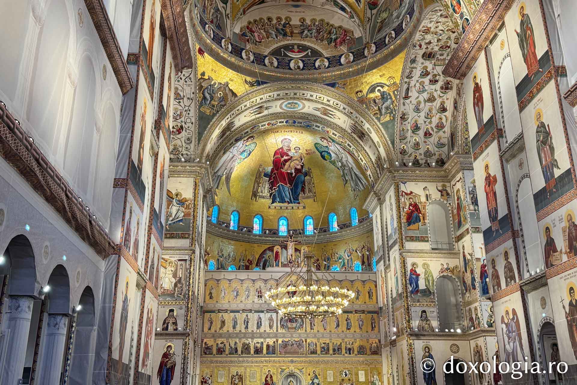 Pictura Catedralei Naționale, în ziua sfințirii / Foto: Florentina Mătrescu Pictura Catedralei Naționale, în ziua sfințirii