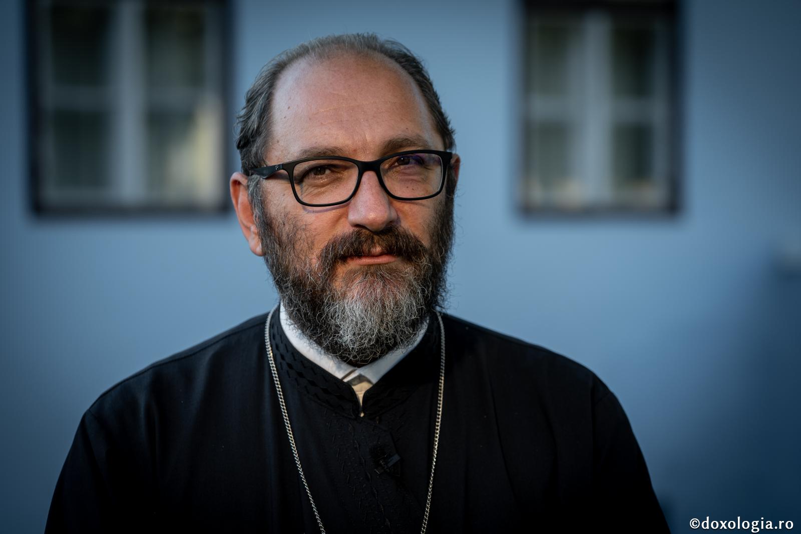 „Și precum voiți să vă facă vouă oamenii, faceți-le și voi asemenea” (Luca 6, 31-36)